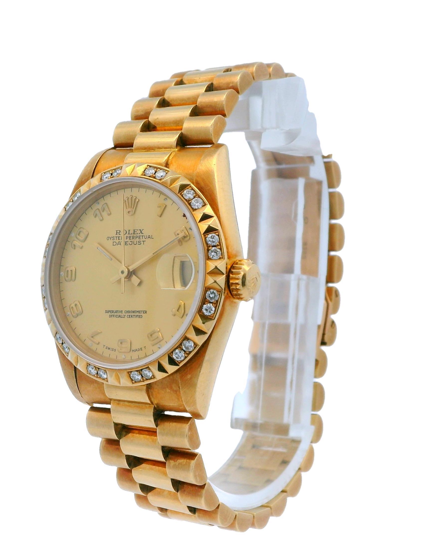 Rolex Oyster Perpetual Datejust 68258 18K Midsize Damenuhr. 31mm 18k Gelbgold Gehäuse. Pyramidenförmige Lünette mit werkseitig platzierten Diamanten. Champagnerfarbenes Zifferblatt mit goldenen Zeigern und arabischen Ziffern. Quickset-Datumsanzeige