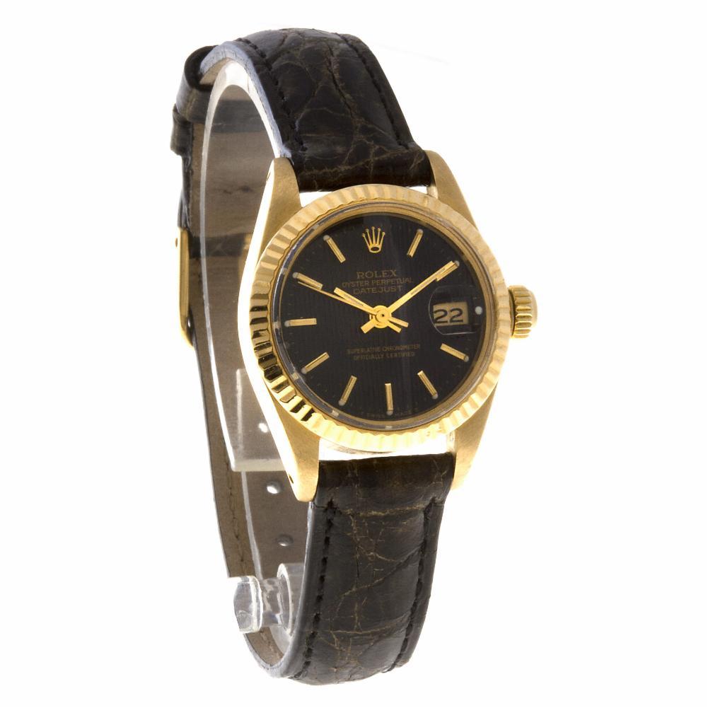 Rolex Datejust 6917 18 Karat Yellow Gold Black Dial Automatic Watch In Excellent Condition For Sale In Miami, FL