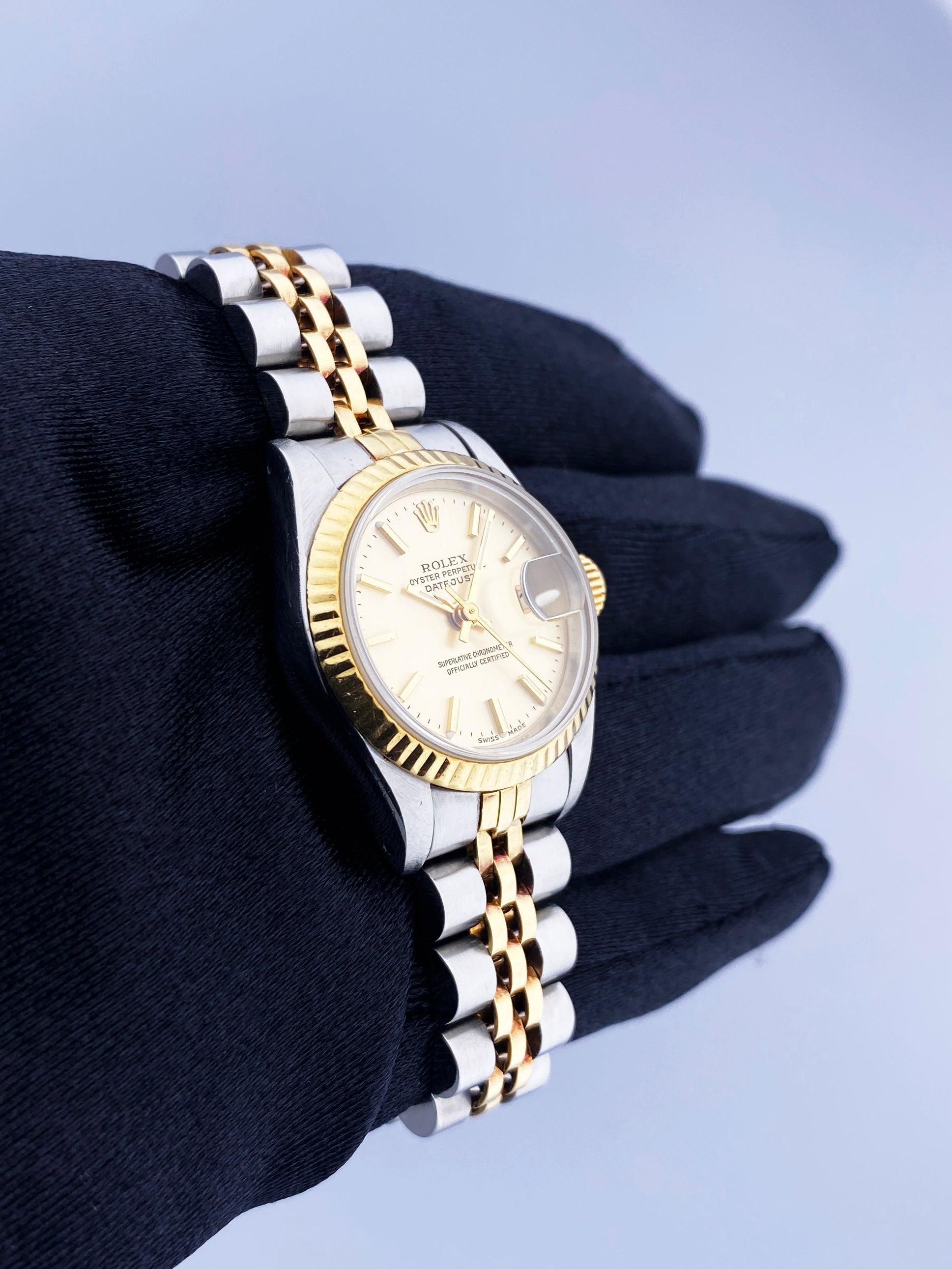 Rolex Datejust 69173 Champagne Dial Ladies Watch In Excellent Condition In Great Neck, NY