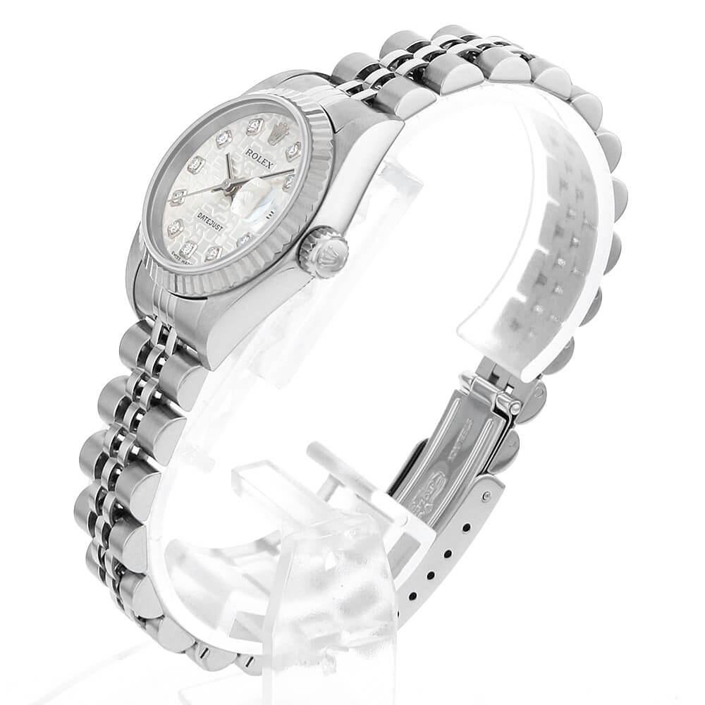 Step into the world of timeless elegance with the Rolex Datejust 10P Diamond 79174G, a symbol of sophistication and classic beauty. Crafted from a harmonious blend of stainless steel and white gold, this exquisite timepiece showcases a silver dial
