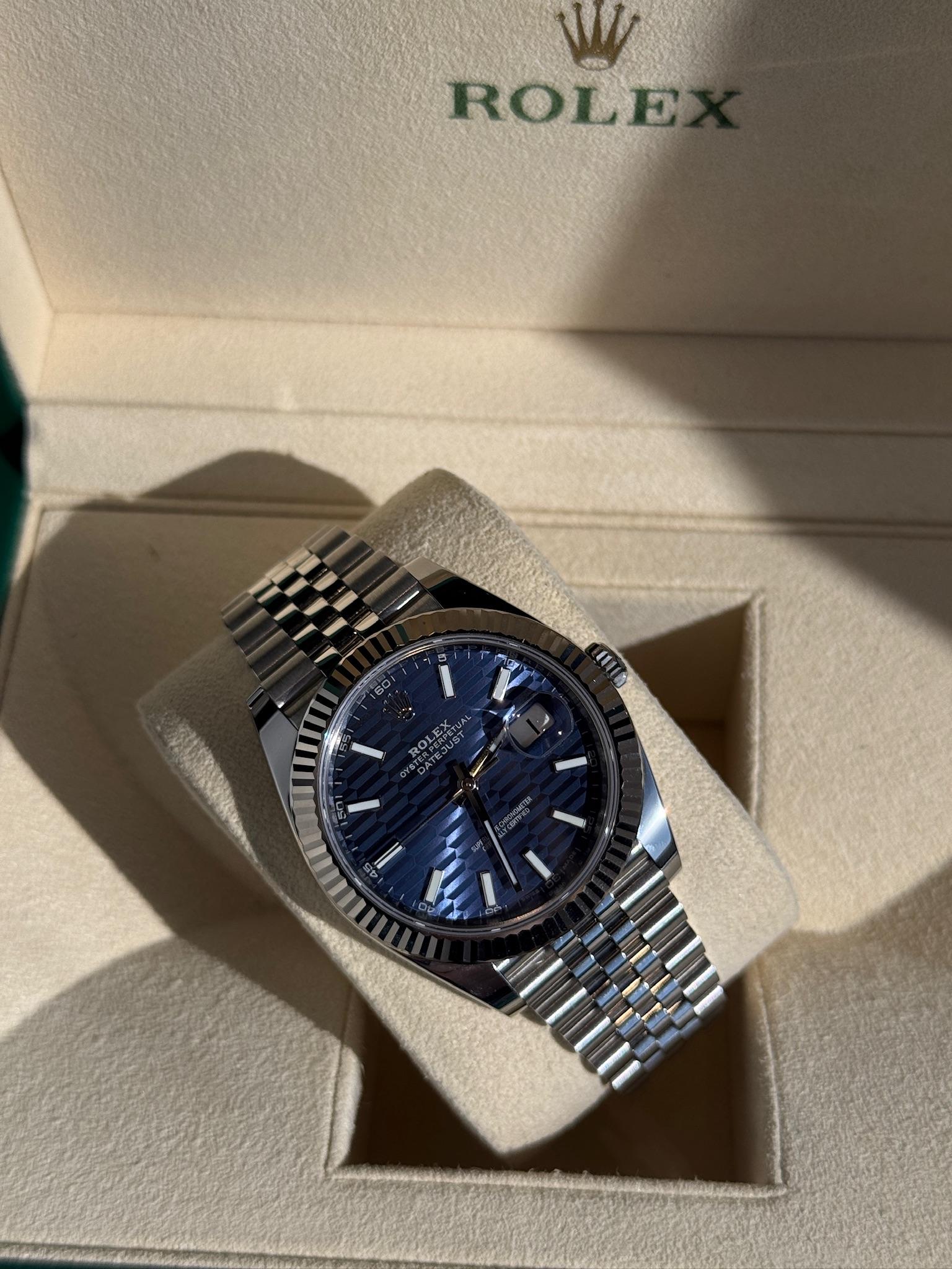  Rolex Montre Datejust Aubergine Roman DIA cadran cannelé Jubilee WG/SS 36 Style : 126234 Pour hommes 