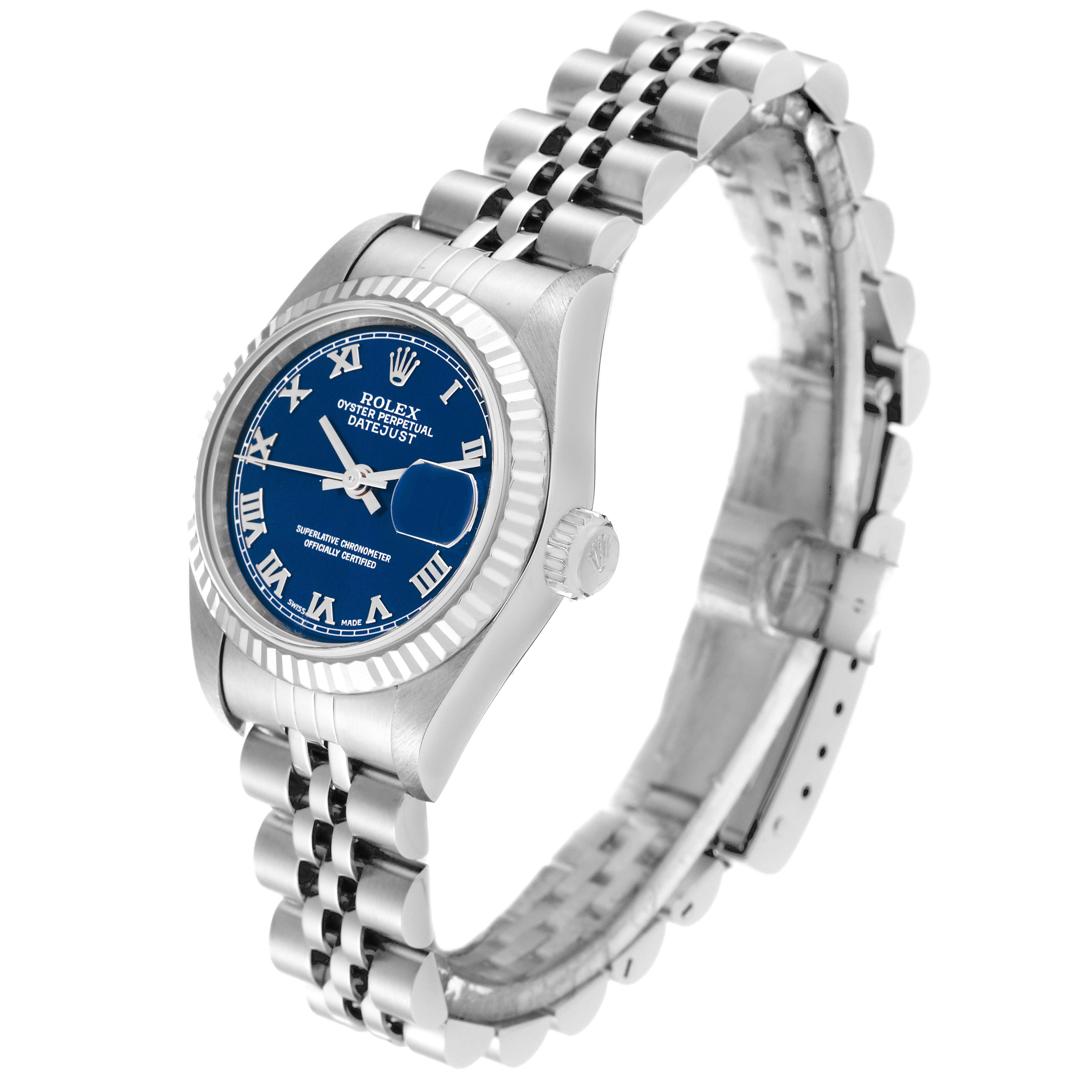 Rolex Montre Datejust en or blanc et acier, pour femmes 79174, avec cadran bleu en vente 2