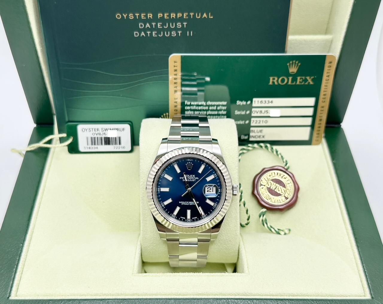 Numéro de style : 116334



Série : OV8J5***



Année : 2014

 

Modèle : Rolex Datejust II

 

Matériau du boîtier : Acier inoxydable

  

Bande : Acier inoxydable

   

Lunette : Lunette cannelée en or blanc 18K

   

Cadran : Bleu

 

Cristal :