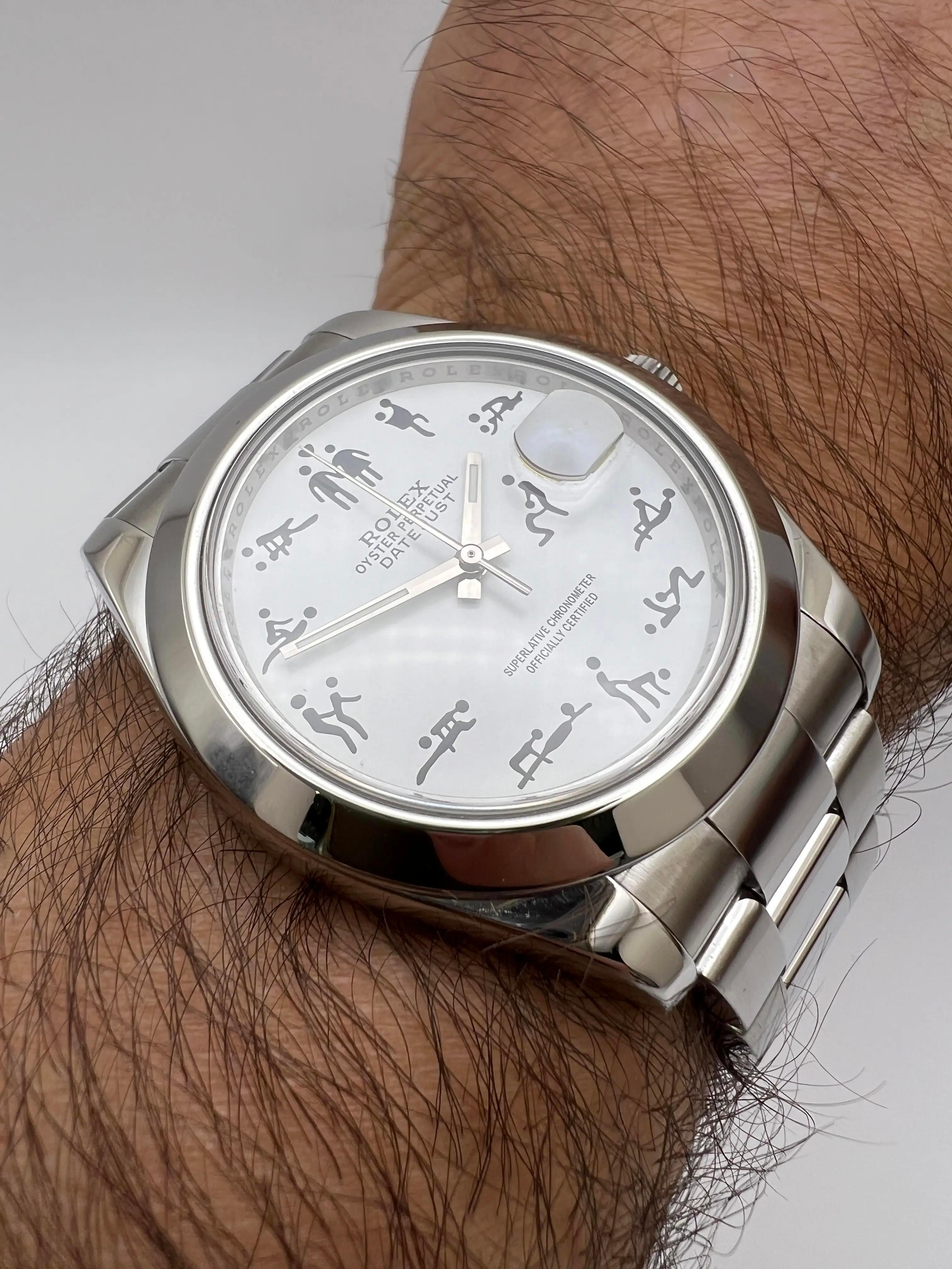 Rolex Datejust II in condizioni perfette, referenza 116300, con un raro e unico quadrante personalizzato a tema erotico. Questo audace orologio vanta una cassa in acciaio inossidabile da 41 mm, per un look elegante e moderno. Il quadrante erotico
