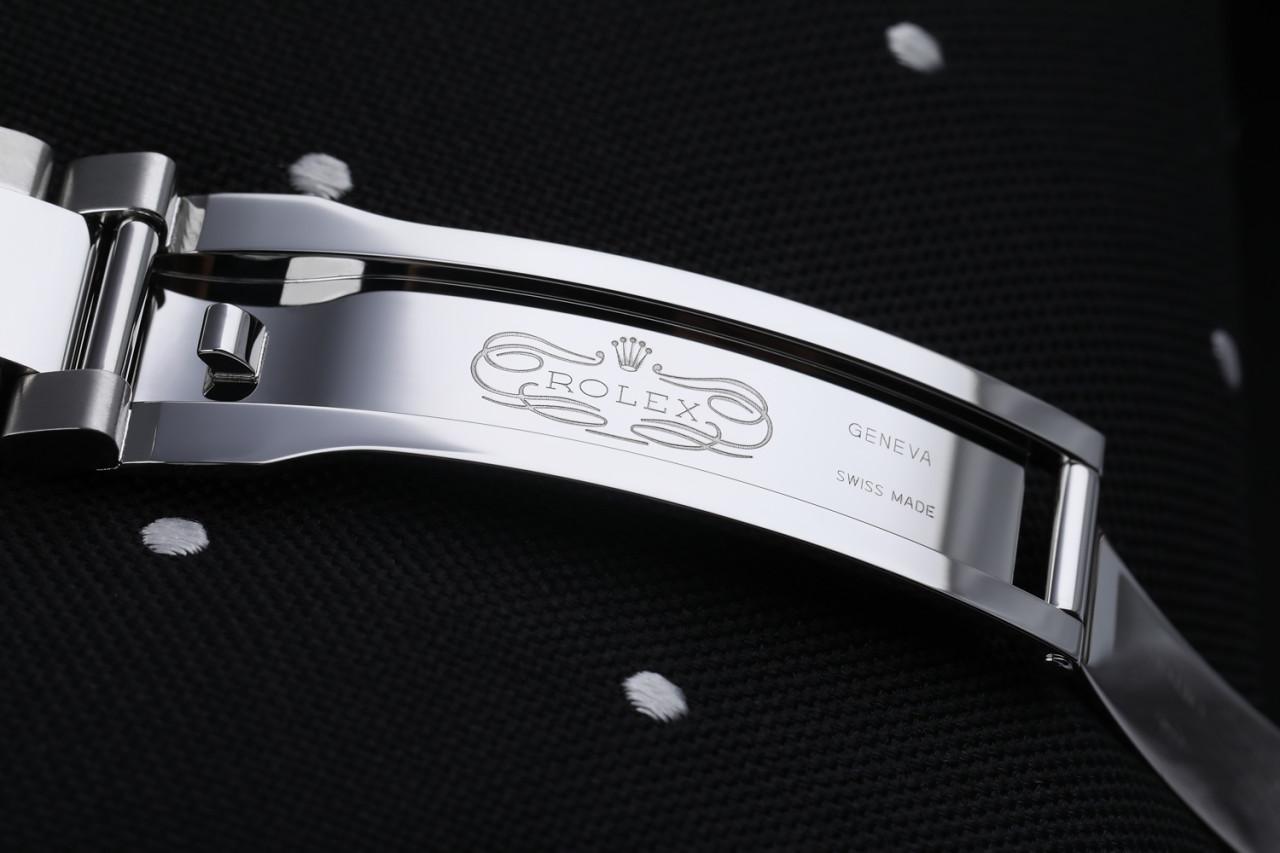 Rolex Montre Datejust II en acier inoxydable avec lunette en diamants personnalisée 116300 en vente 2