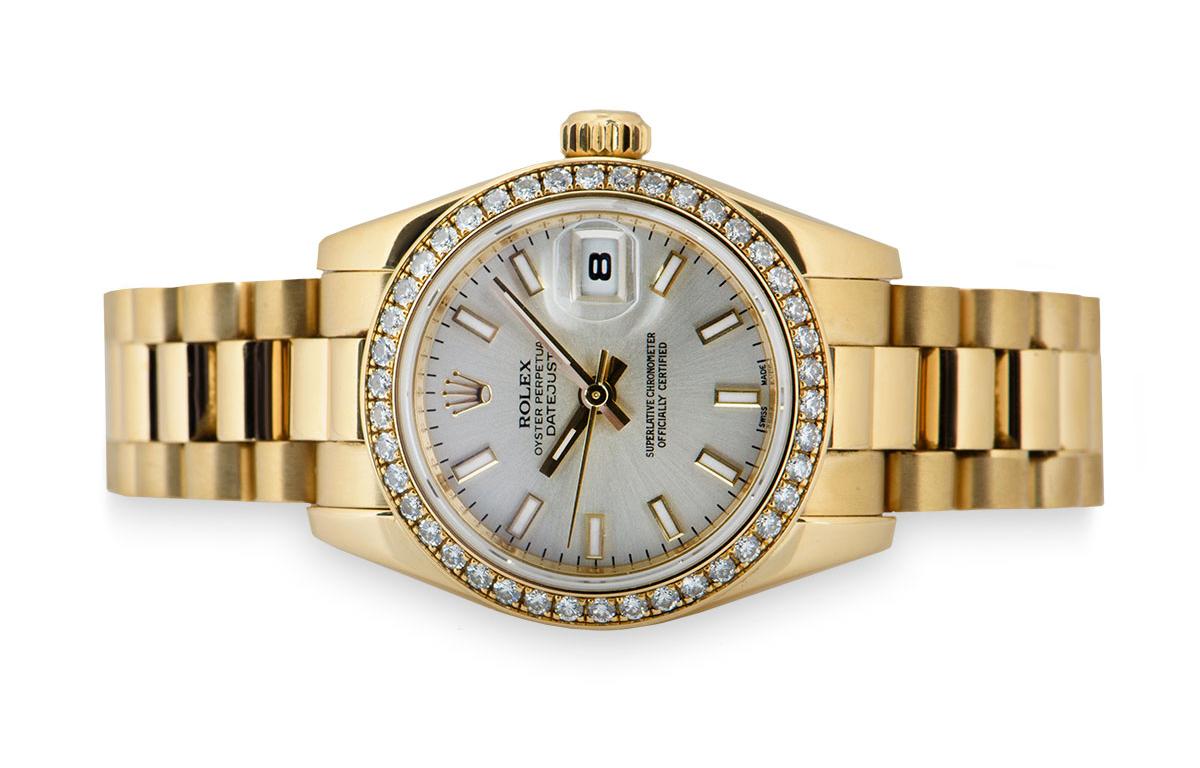 Rolex Datejust Ladies Yellow Gold Silver Dial Diamond Bezel B&P 179138 In Excellent Condition In London, GB