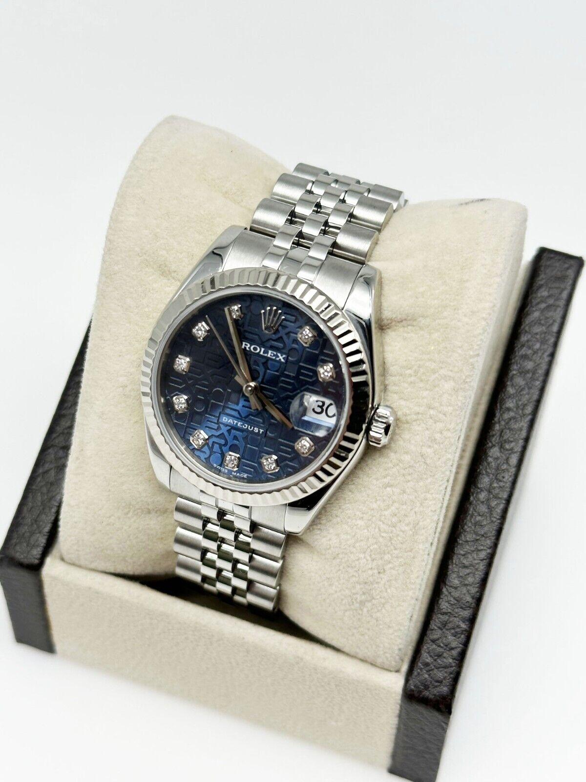 Style Number: 178274

 

Serial: D299***


Year: 2005

 

Model: Datejust Midsize

 

Case Material: Stainless Steel

 

Band: Stainless Steel

 

Bezel: 18K White Gold

 

Dial: Original Blue Jubilee Diamond Dial

 

Face: Sapphire Crystal

 

Case