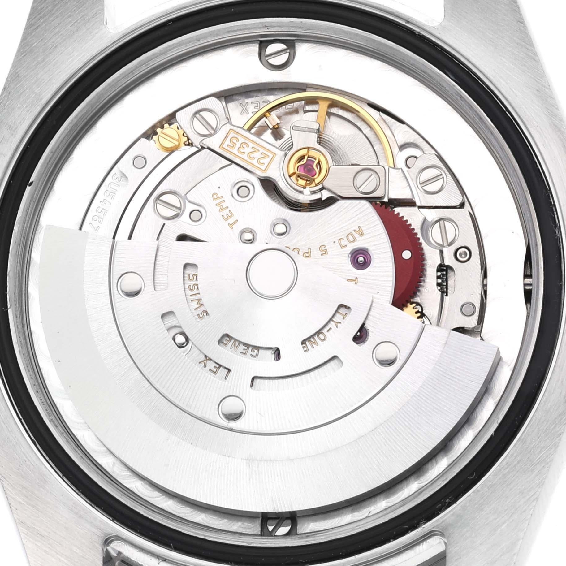 Rolex Datejust Midsize 31 Steel White Gold Ladies Watch 178274 Box Card. Mouvement automatique à remontage automatique, officiellement certifié chronomètre. Boîtier oyster en acier inoxydable de 31.0 mm de diamètre. Logo Rolex sur la couronne.