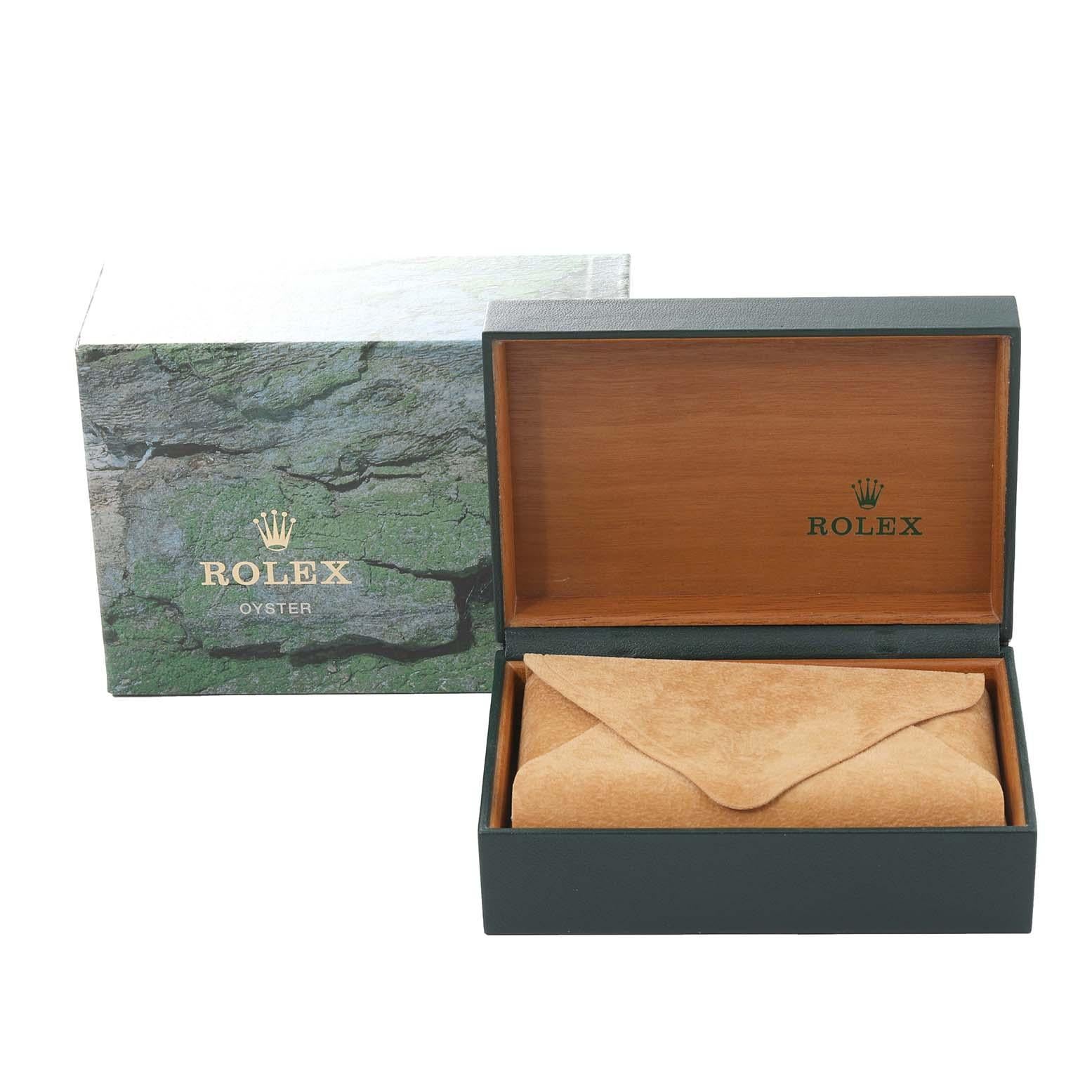 Rolex Montre Datejust de taille moyenne en acier, or blanc, argent avec cadran tapisserie 78274 en vente 4