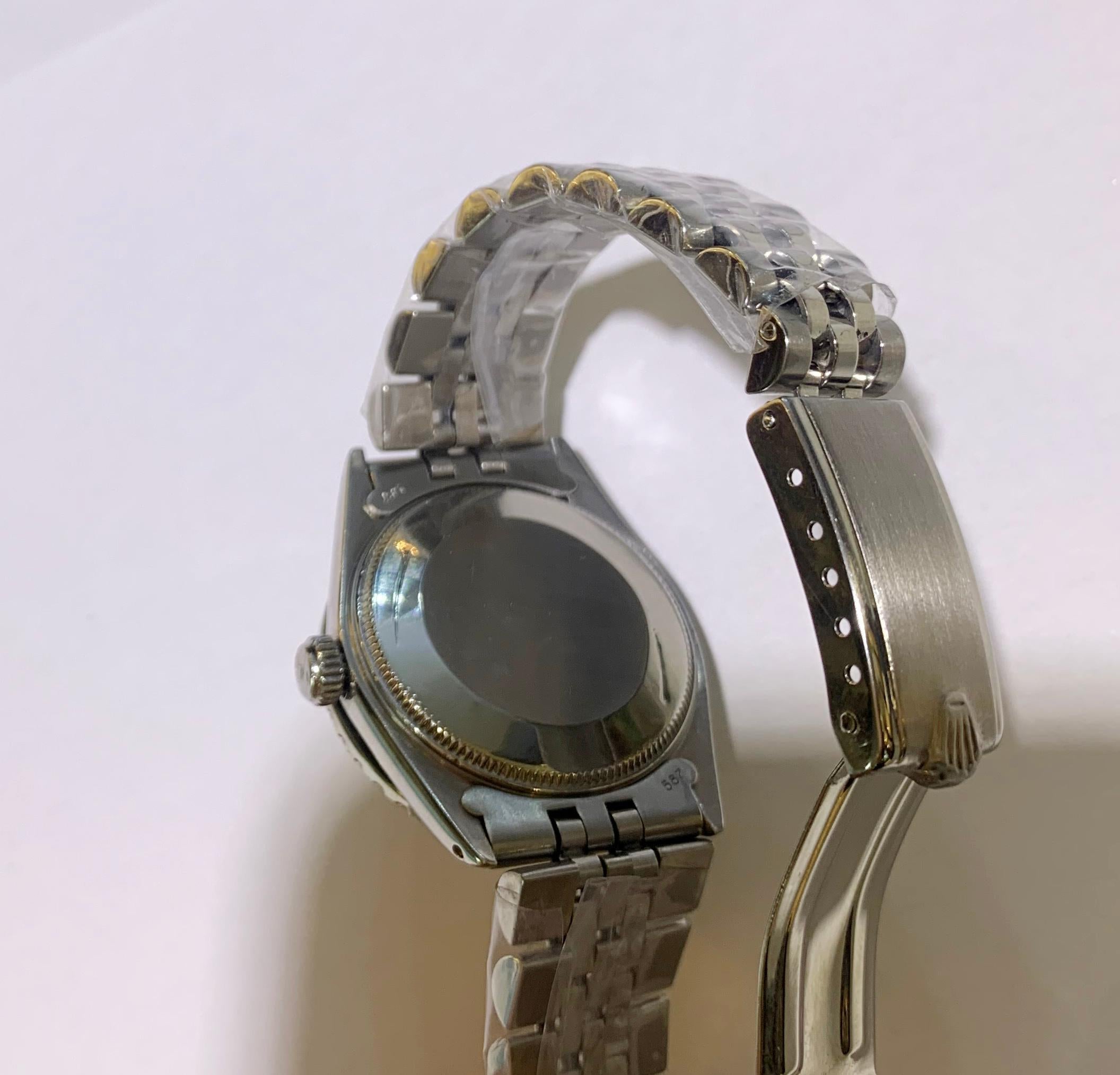 Taille ronde Rolex Montre Datejust avec cadran en nacre et lunette en diamants, modèle Aftermarket 6824 en vente