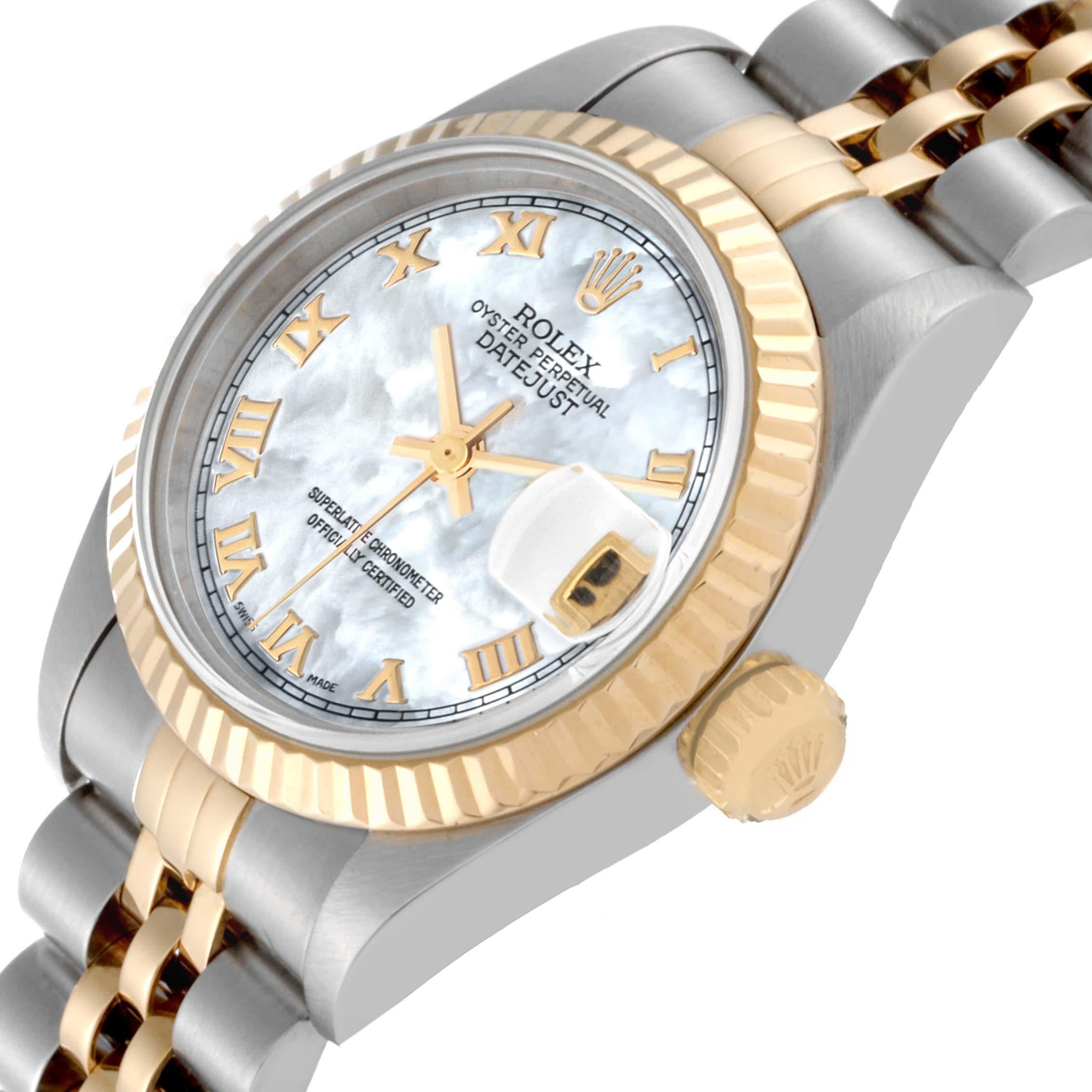 Rolex Montre Datejust pour femme avec cadran en nacre en acier et or jaune 69173 en vente 6