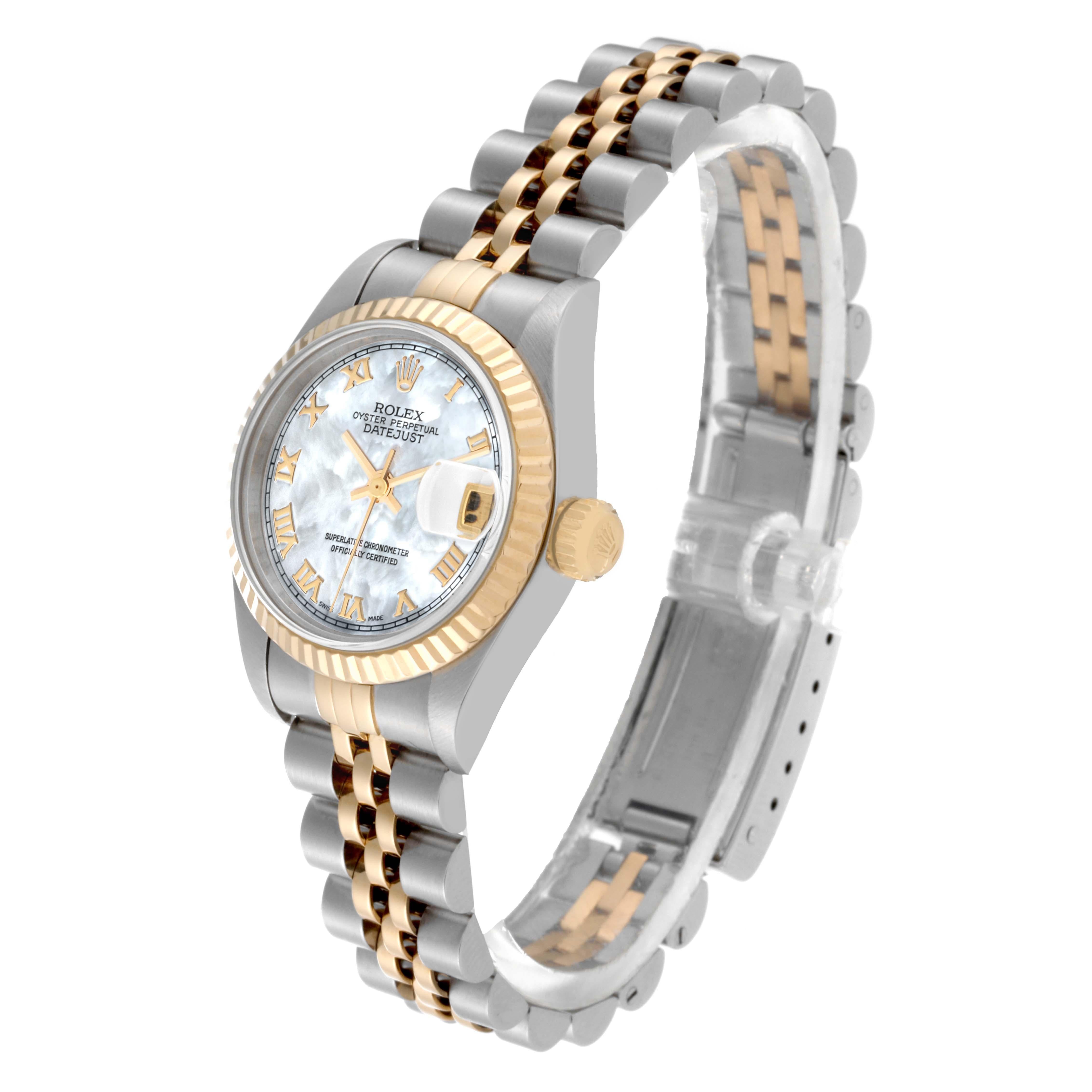 Rolex Montre Datejust pour femme avec cadran en nacre en acier et or jaune 69173 en vente 5