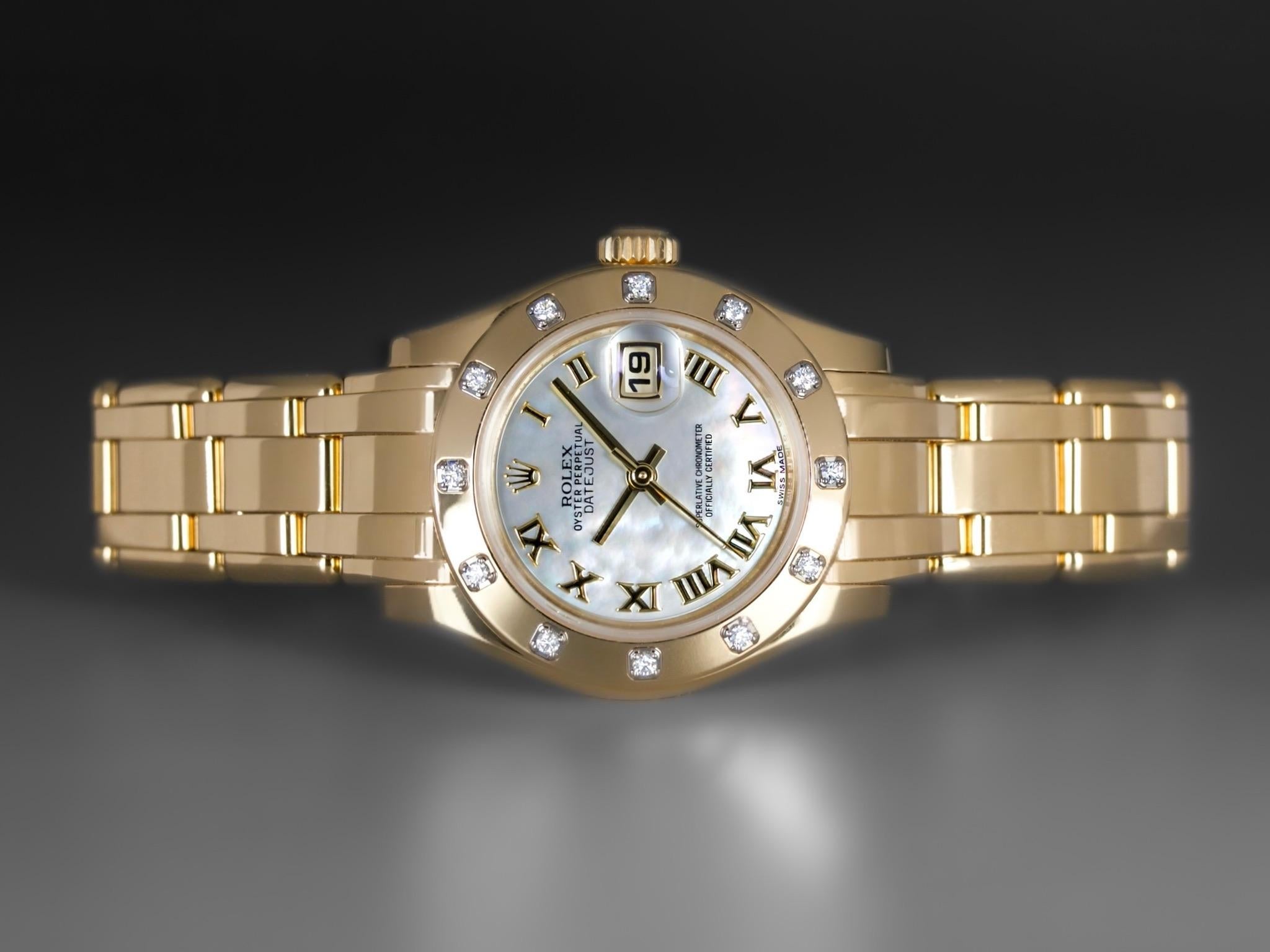 Unwornwatches introducing La Rolex Datejust Pearlmaster 29 (référence 80318) est une montre luxueuse et intemporelle connue pour son élégance, son exclusivité et son savoir-faire. Ce modèle, daté de 2018, allie sophistication classique et charme