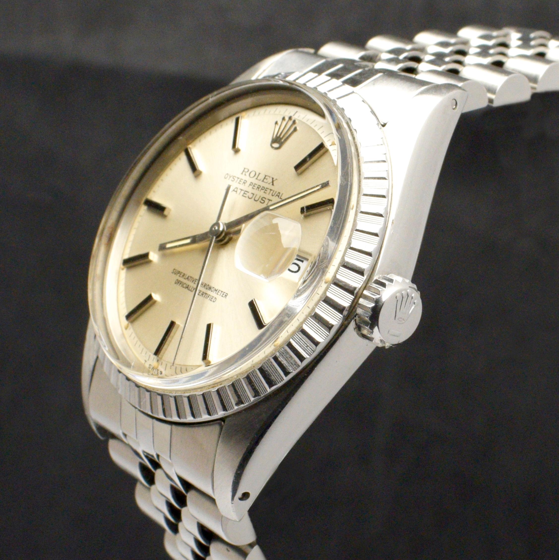 Rolex Datejust Silber Zifferblatt Schwarz Silber Indexe 1603 Stahl Automatikuhr, 1973 für Damen oder Herren