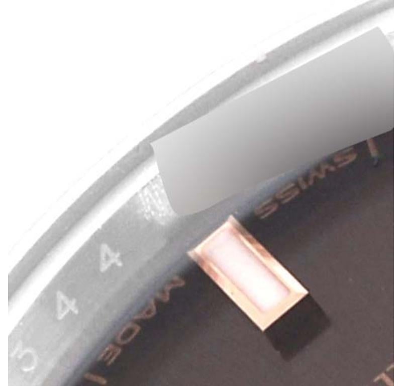Rolex Datejust Steel Rose Gold Brown Dial Ladies Watch 279161 Box Card. Offiziell zertifiziertes Chronometerwerk mit automatischem Aufzug. Austerngehäuse aus Edelstahl mit einem Durchmesser von 28 mm. Rolex-Logo auf einer Krone aus 18 Karat