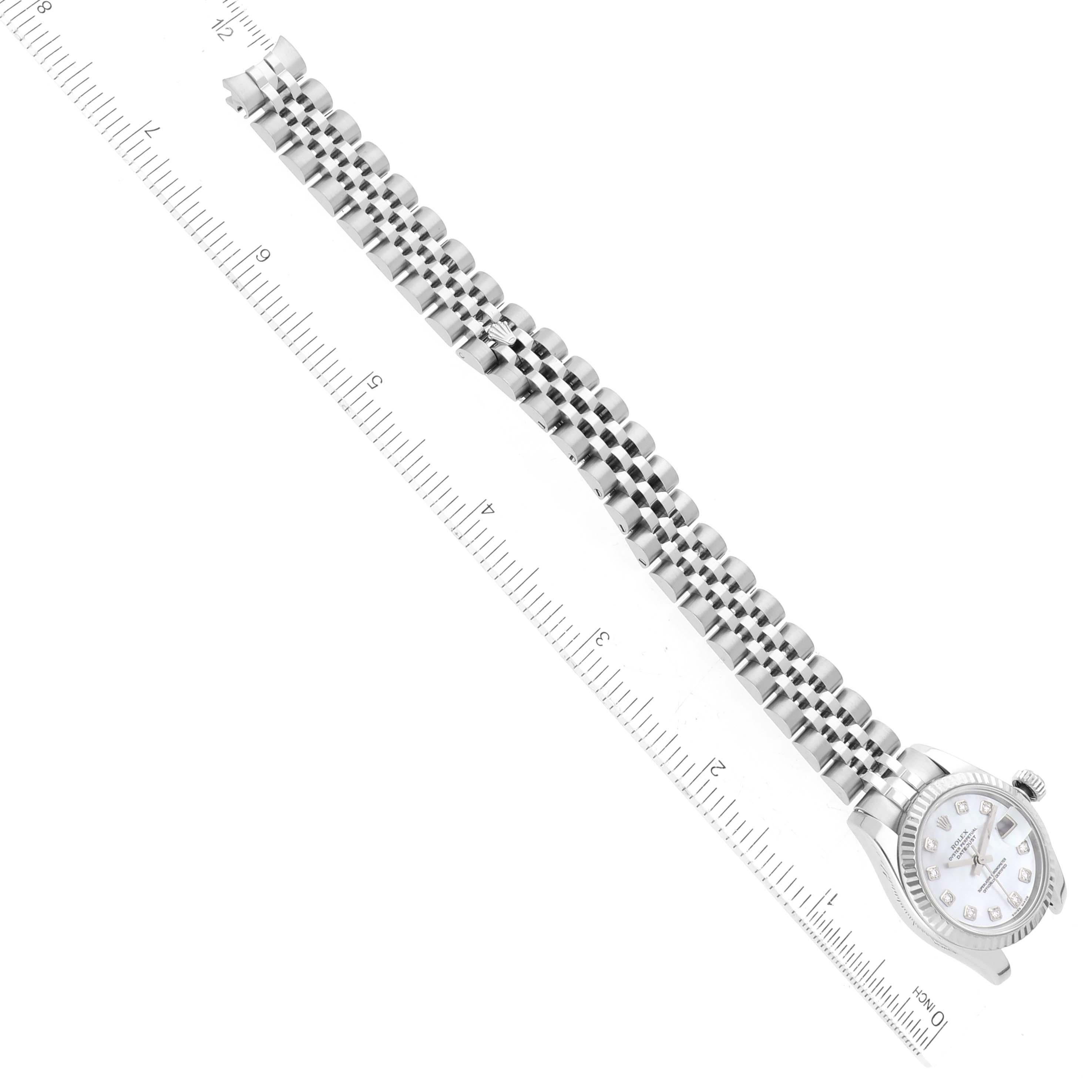 Rolex Montre Datejust en acier et or blanc avec cadran en nacre et diamants 179174 en vente 2