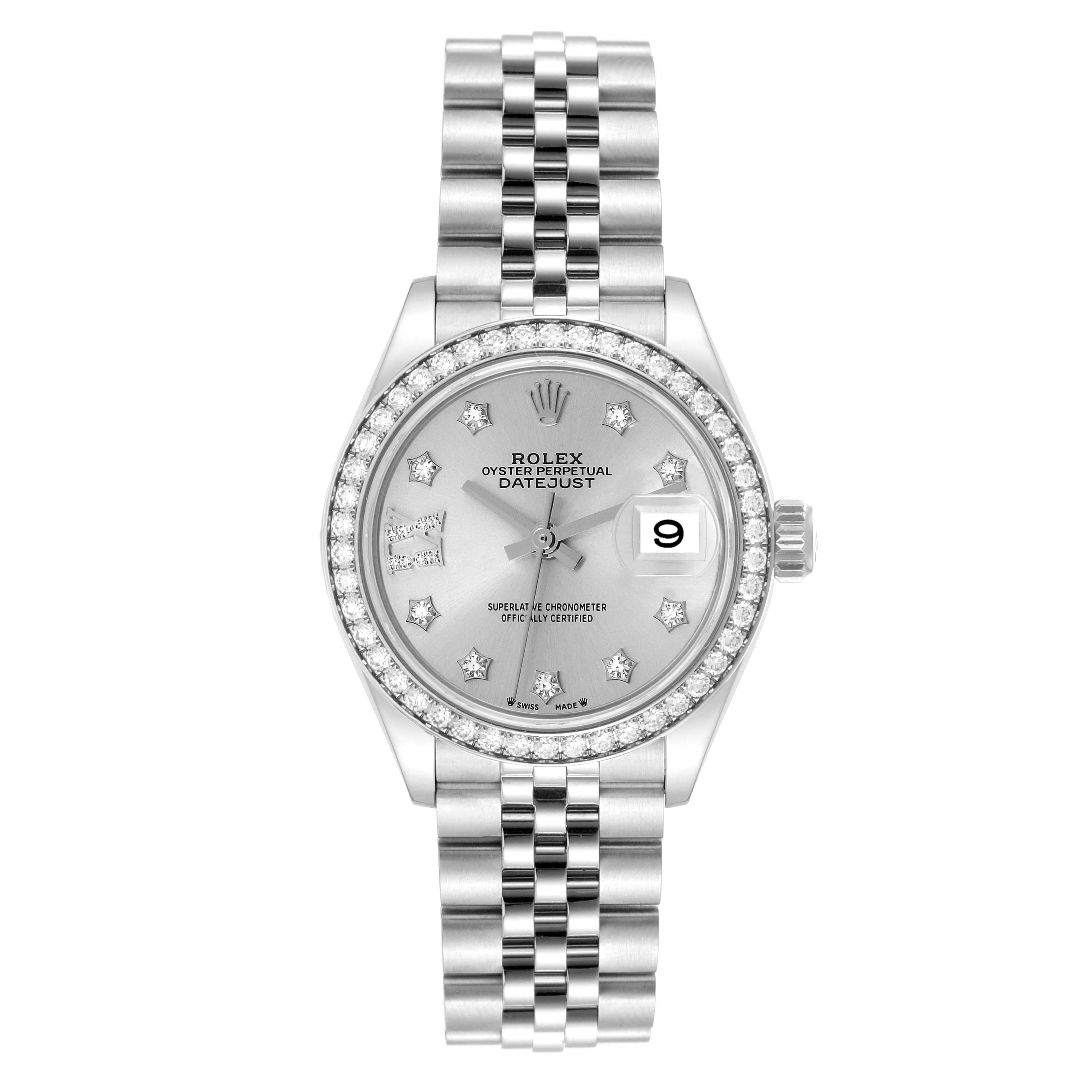 Rolex Datejust Steel White Gold Silver Dial Diamond Ladies Watch 279384. Mouvement automatique à remontage automatique, officiellement certifié chronomètre. Boîtier oyster en acier inoxydable de 28.0 mm de diamètre. Logo Rolex sur une couronne.