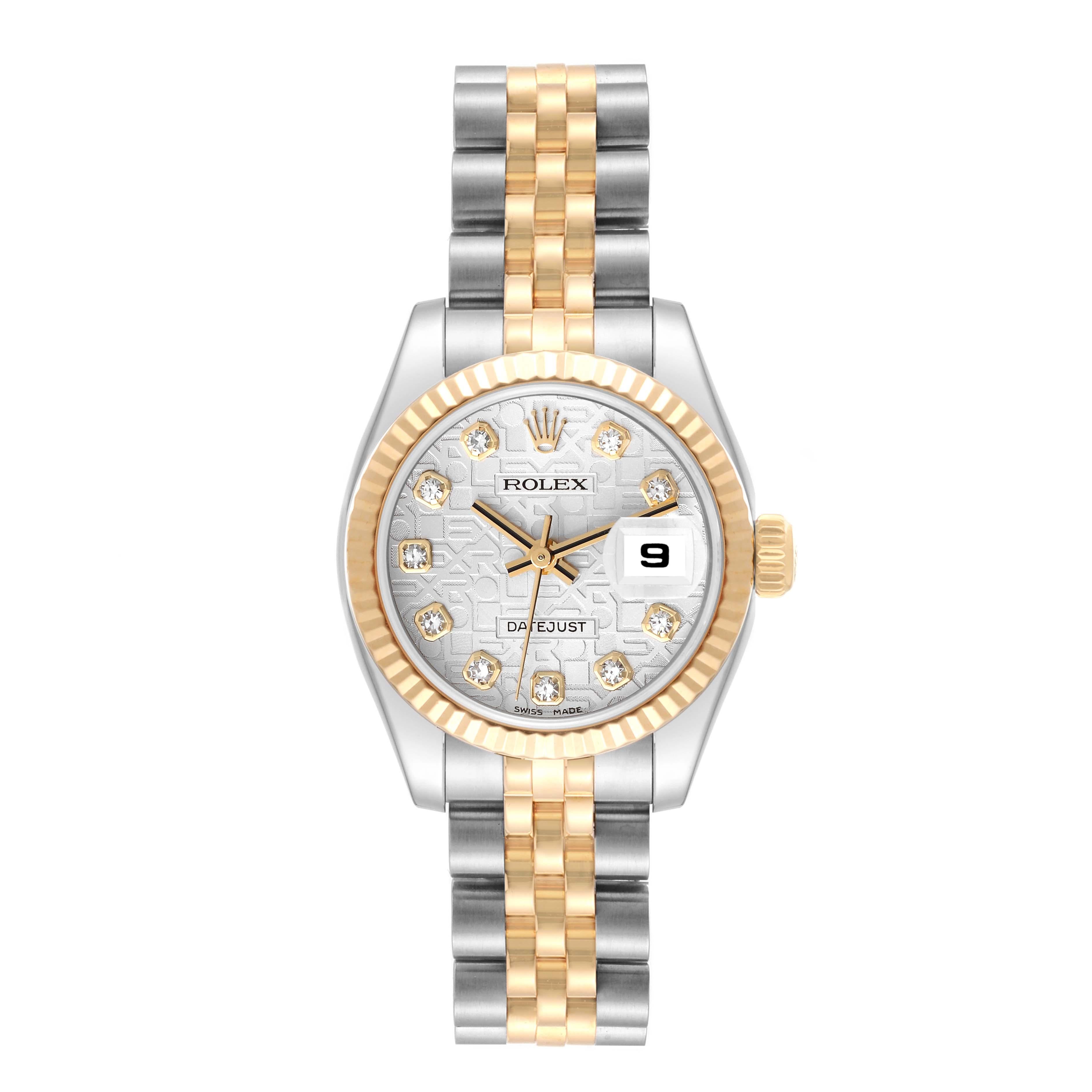 Rolex Datejust Steel Yellow Gold Anniversary Diamond Dial Ladies Watch 179173. Mouvement automatique à remontage automatique, officiellement certifié chronomètre. Boîtier oyster en acier inoxydable de 26 mm de diamètre. Logo Rolex sur une couronne