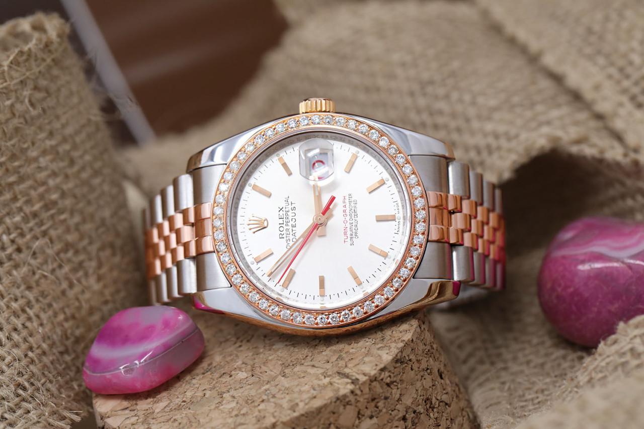 Rolex Datejust Turn-O-Graph 116261 Two Tone Stainless Steen and Rose Gold Watch Silver Dial Diamond Bezel 36mm.

Rolex Turnograph Datejust Steel 18K Rose Gold Watch 116261. Officially certified chronometer self-winding movement with quickset date