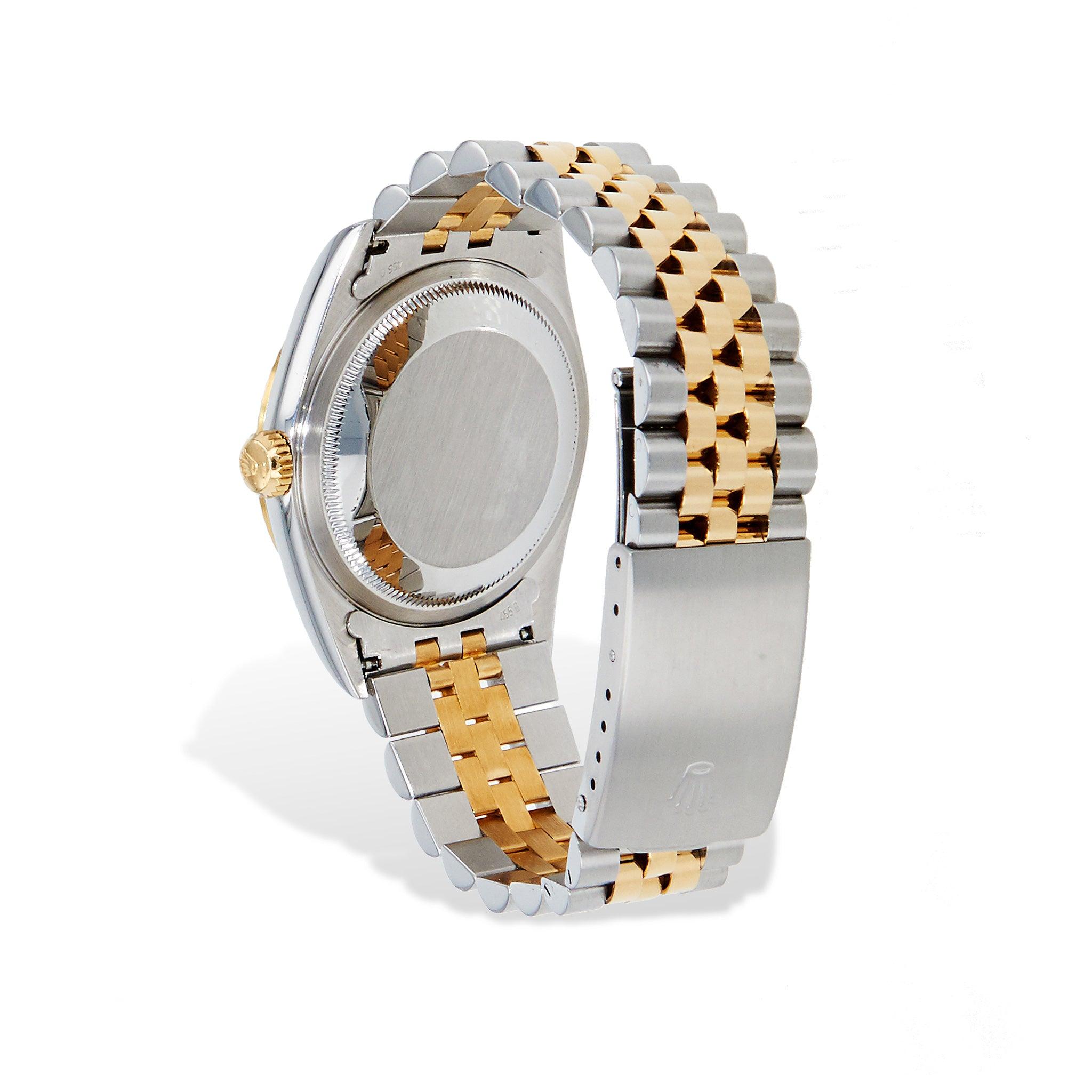 Cette montre Rolex Datejust Two-tone 36mm Estate, d'une sophistication intemporelle, est dotée d'un superbe cadran champagne et d'un bracelet bicolore - c.C. 2000. Un accessoire parfait pour toutes les tenues.
Montre Rolex Datejust Two-tone 36mm