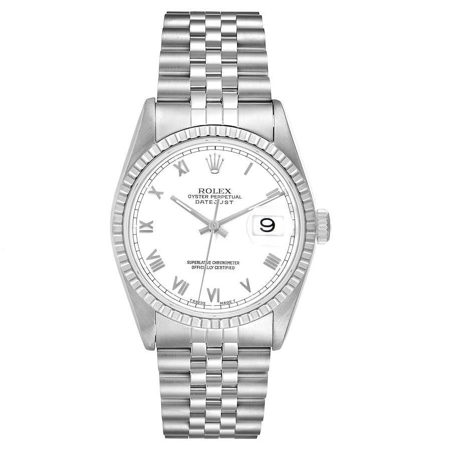 Rolex Datejust weißes Zifferblatt Jubiläumsarmband Stahl Herrenuhr 16220. Offiziell zertifiziertes Chronometerwerk mit automatischem Aufzug. Austerngehäuse aus Edelstahl mit einem Durchmesser von 36.0 mm. Rolex Logo auf einer Krone. Gedrehte Lünette
