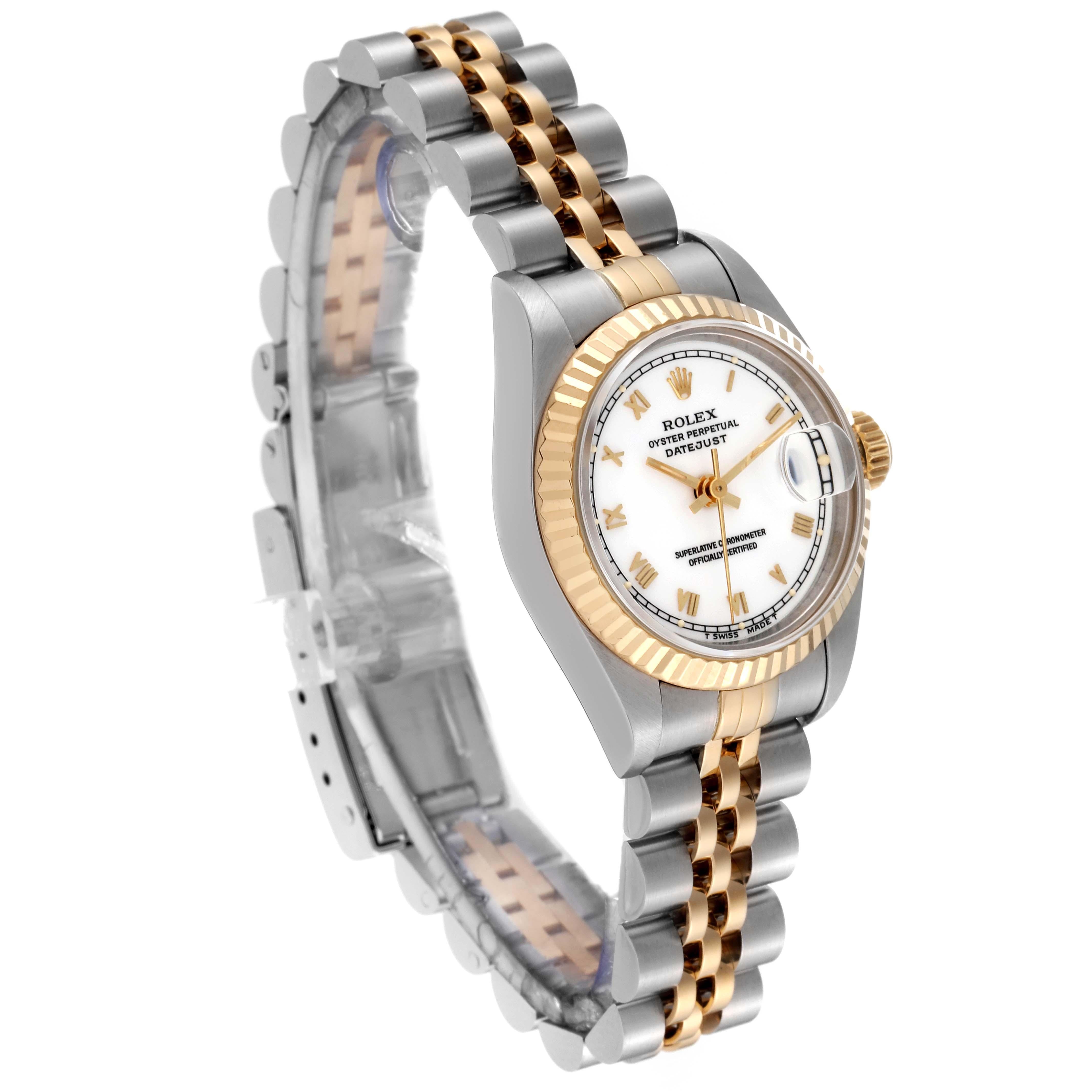 Rolex Montre Datejust pour femme en acier et or jaune avec cadran romain blanc 69173 en vente 4