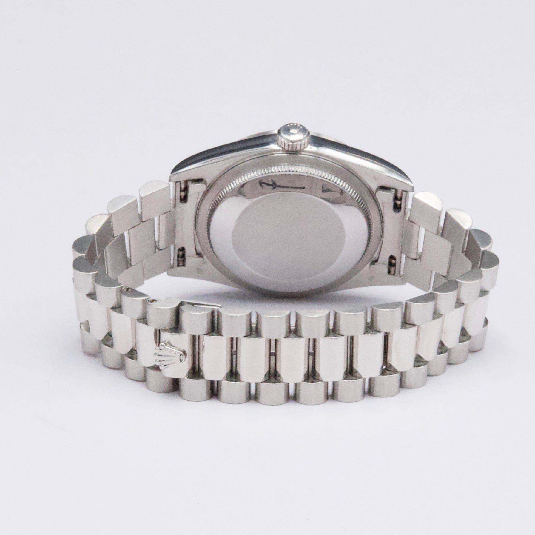 Rolex Day-Date 18206 Platino Quadrante Blu Orologio Uomo in vendita 3