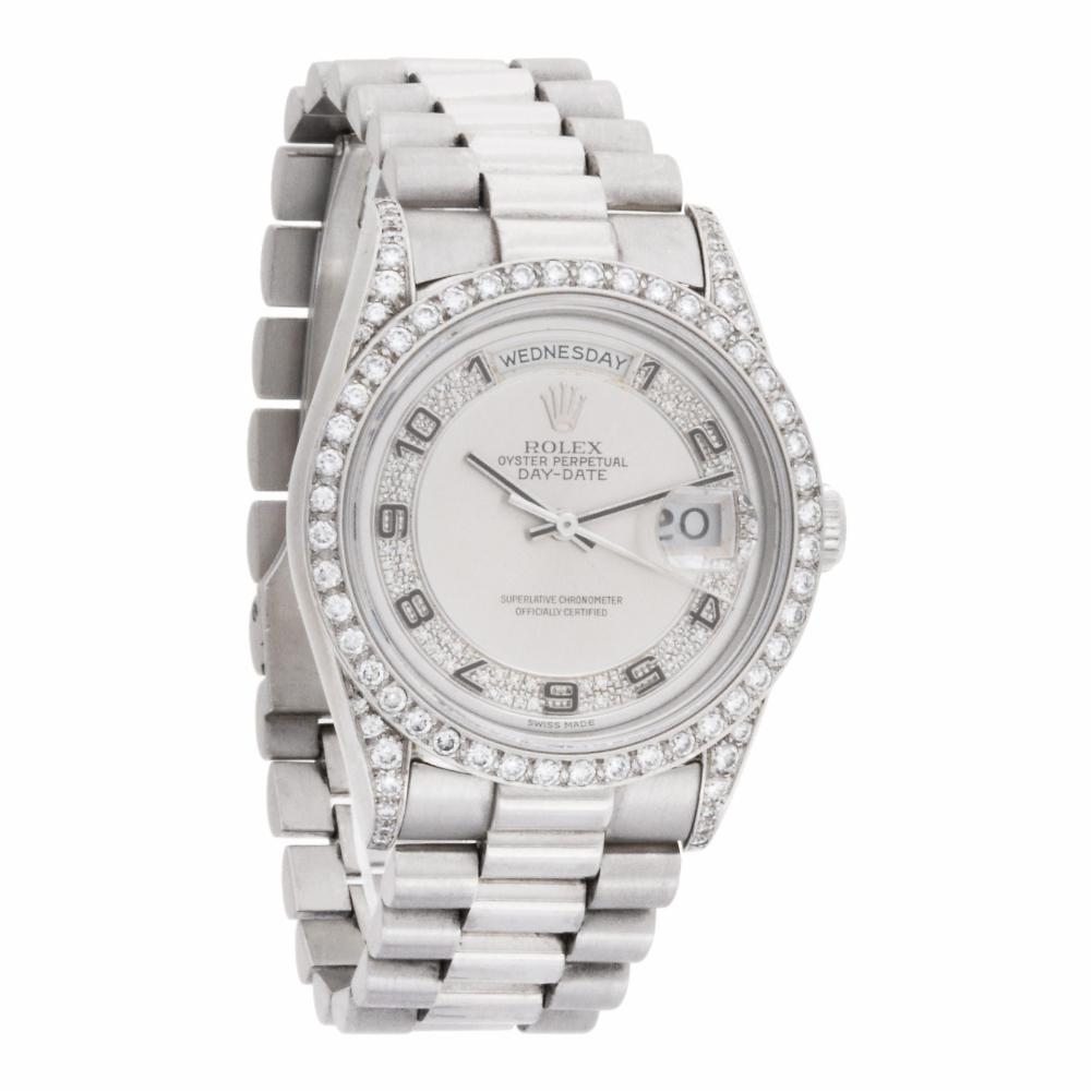 Rolex Day-Date 18206 Platinum Original Diamonds Silver Dial Auto Watch, 1993 im Zustand „Hervorragend“ im Angebot in Miami, FL