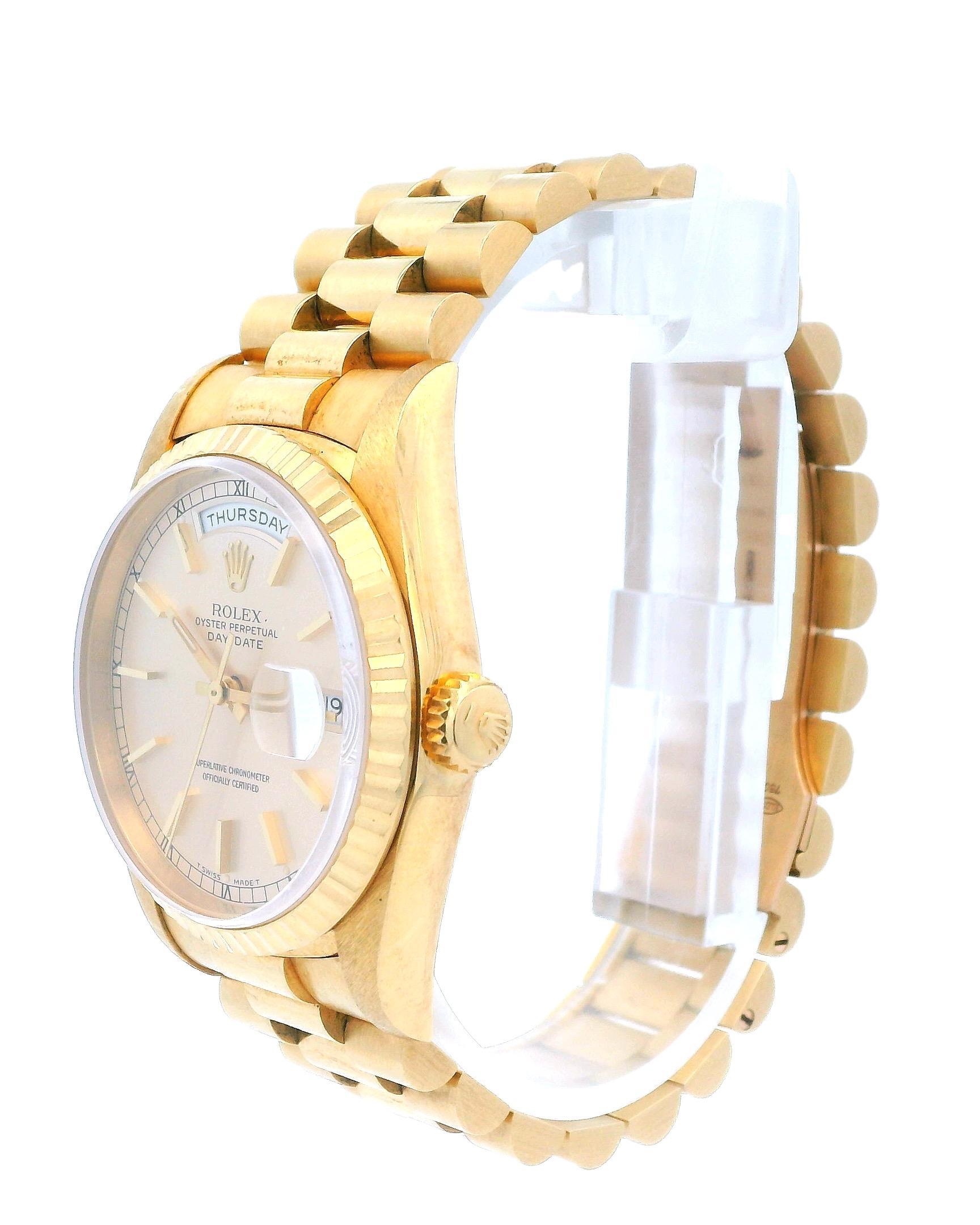 Rolex Day Date 18238 18K Yellow Gold Watch In Excellent Condition For Sale In Great Neck Plaza, NY