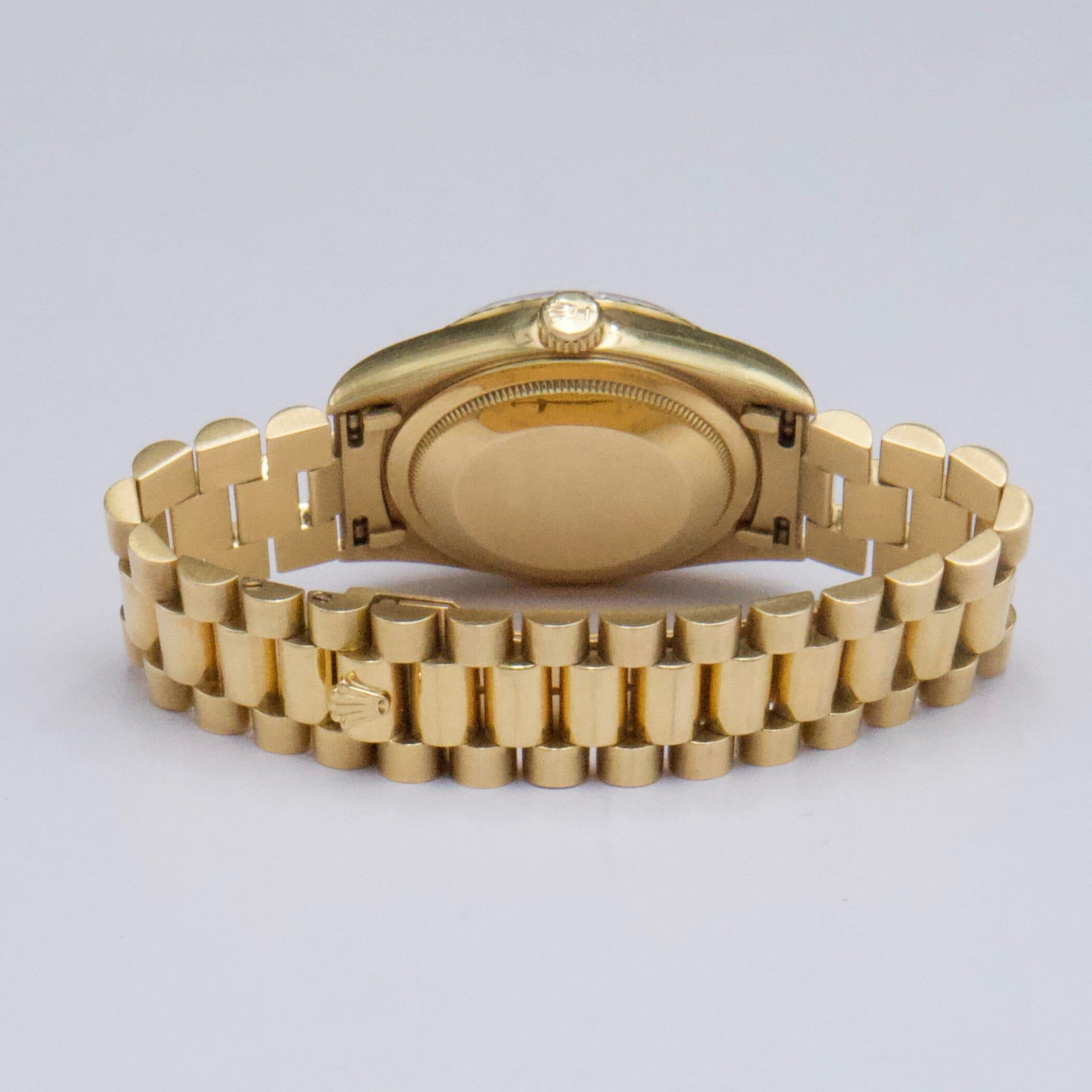 Rolex Day Date 18238 Blue Dial 18K Yellow Gold Mens Watch in vendita 2