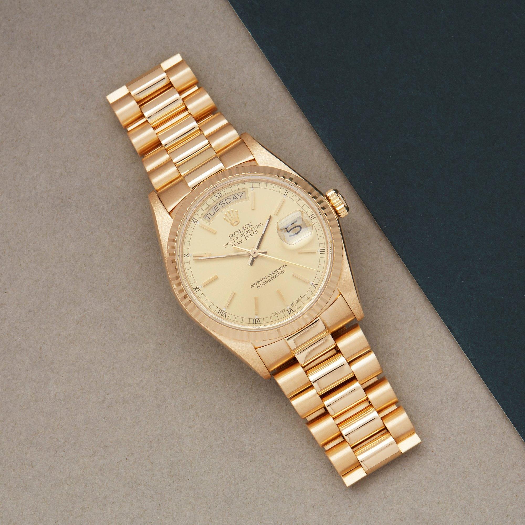 Xupes Reference: W007627
Manufacturer: Rolex
Model: Day-Date
Model Variant: 36
Model Number: 18038
Age: 1987
Gender: Men
Complete With: Rolex Box
Dial: Gold/Champange Baton
Glass: Sapphire Crystal
Case Size: 36mm
Case Material: Yellow Gold
Strap