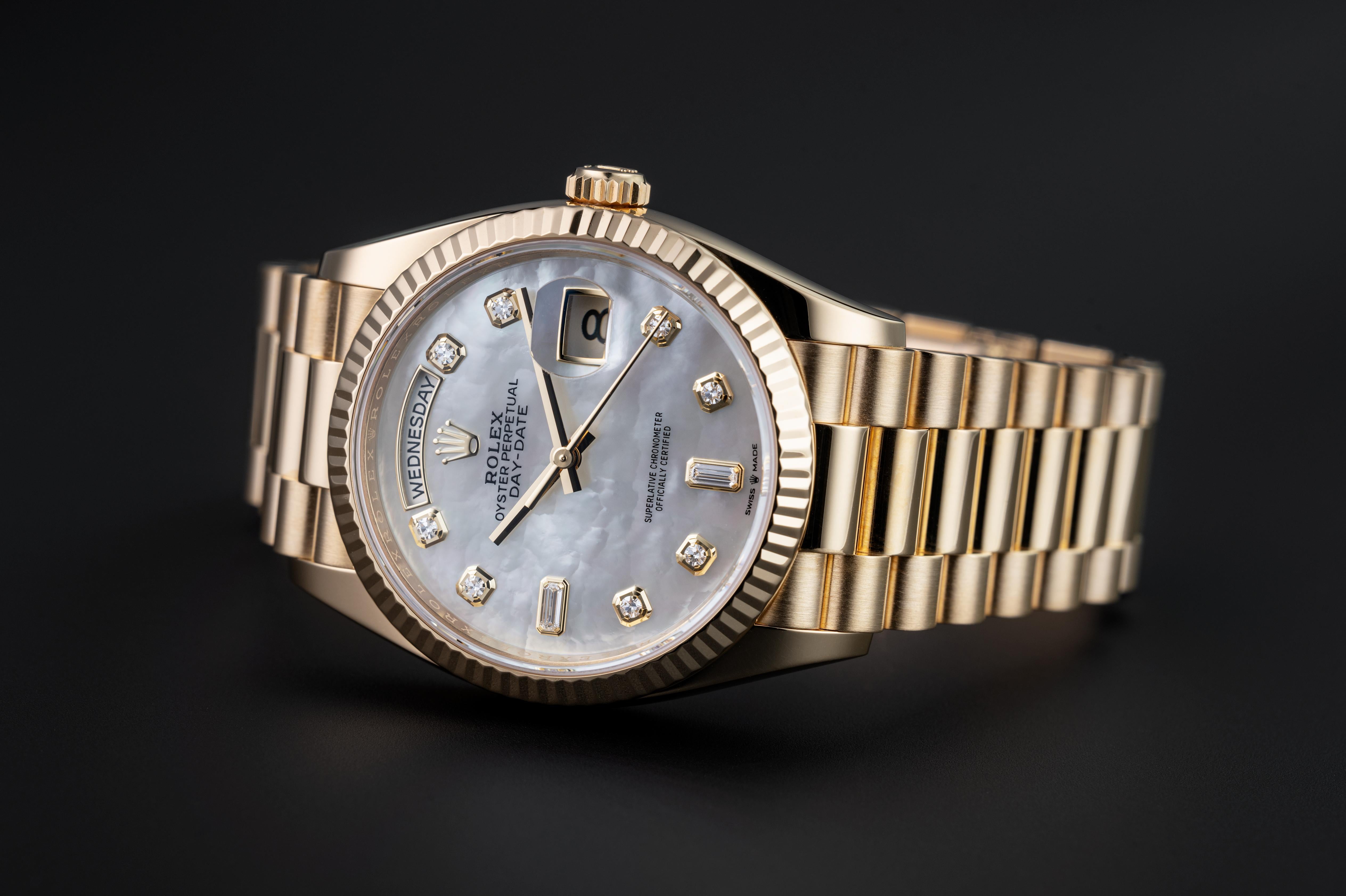 Rolex Day-Date 36 Yellow Gold Mother-Of-Pearl In Excellent Condition For Sale In London, GB