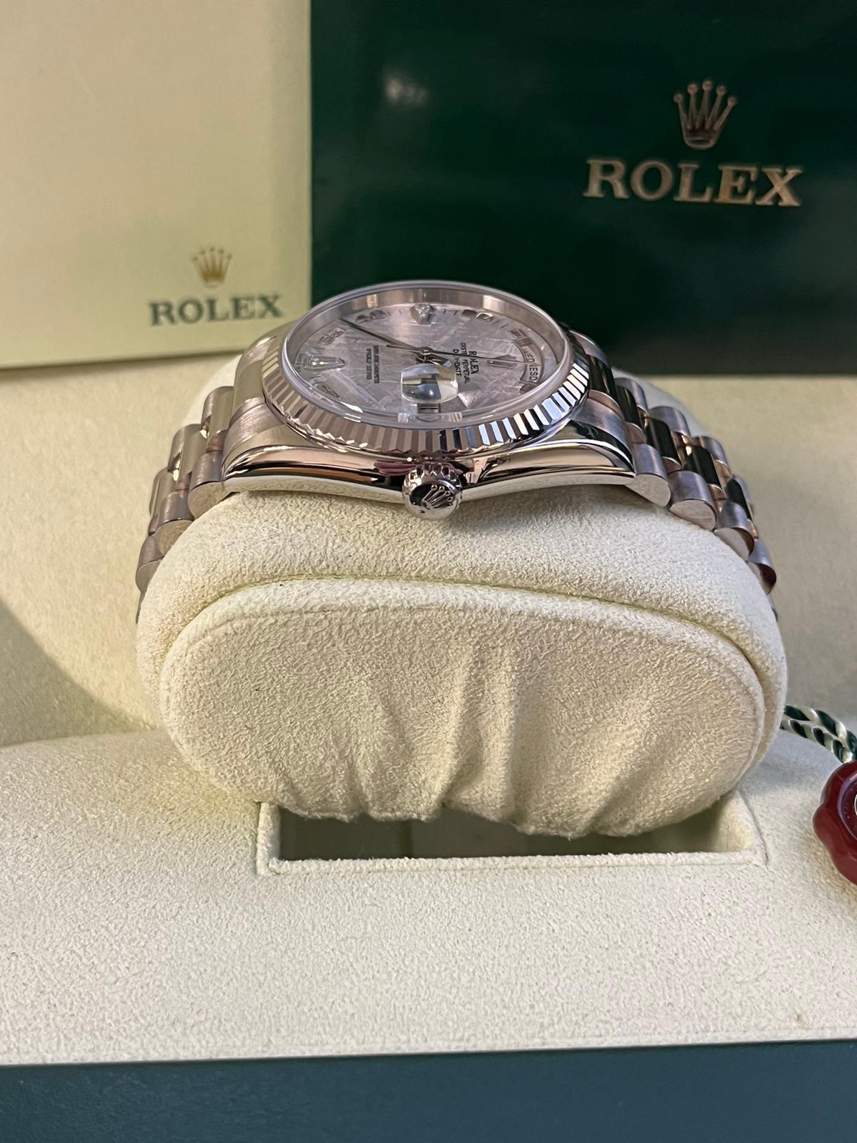 Rolex Day-Date 36mm Or blanc 18k Lunette cannelée Météorite 2 Diamants Cadran 118239 en vente 4