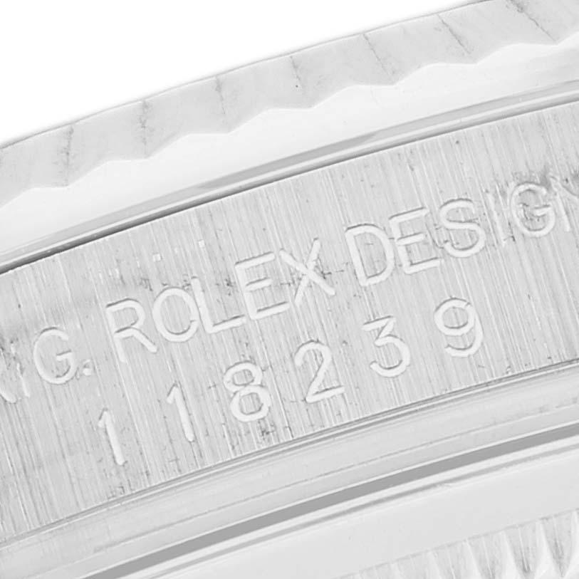 Rolex Day Date 36mm President White Gold Red Grape Dial Mens Watch 118239 In Excellent Condition In Atlanta, GA