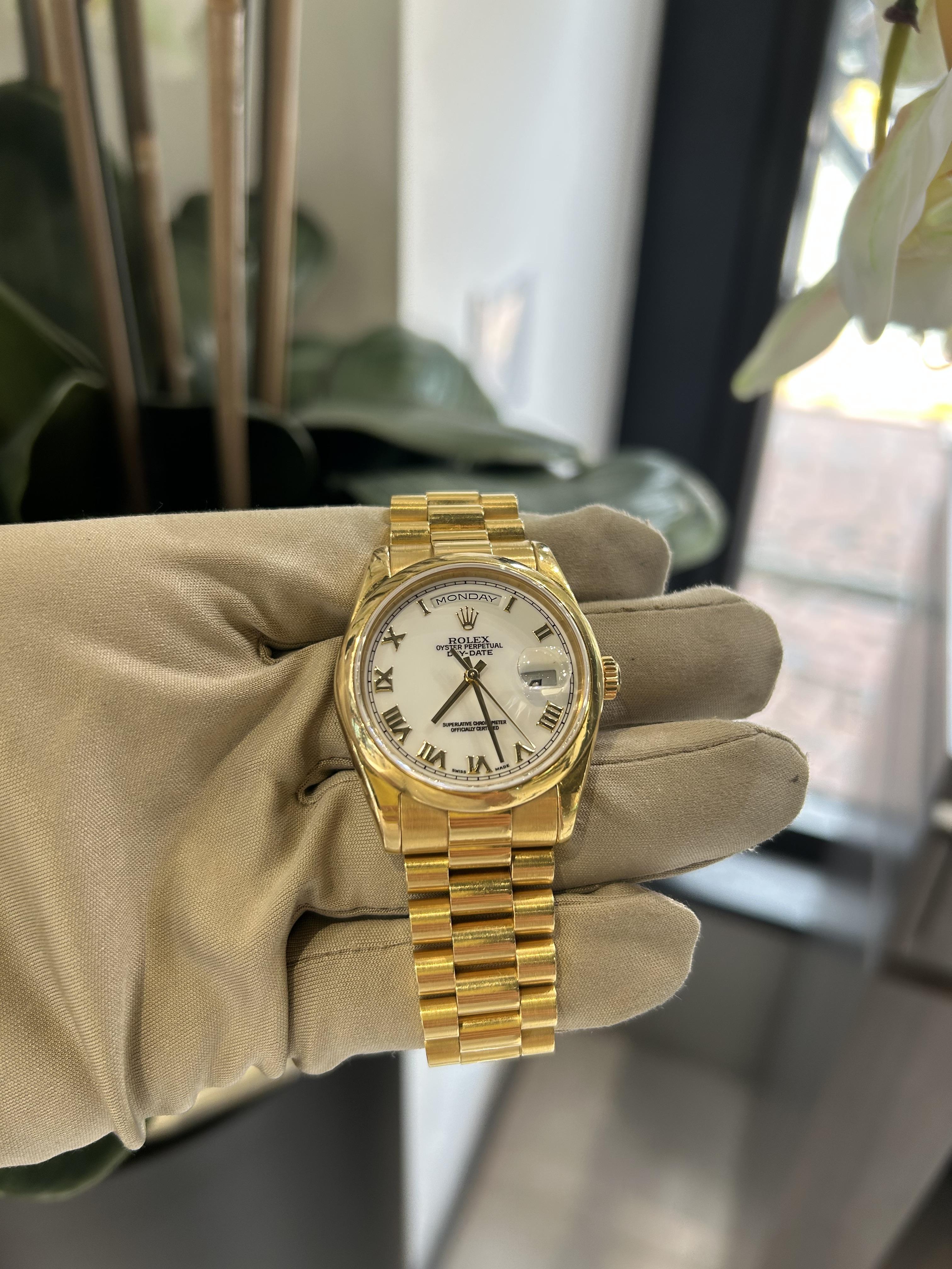 Rolex Day Date 36mm Esfera Blanca Brazalete President 118208 en venta 2