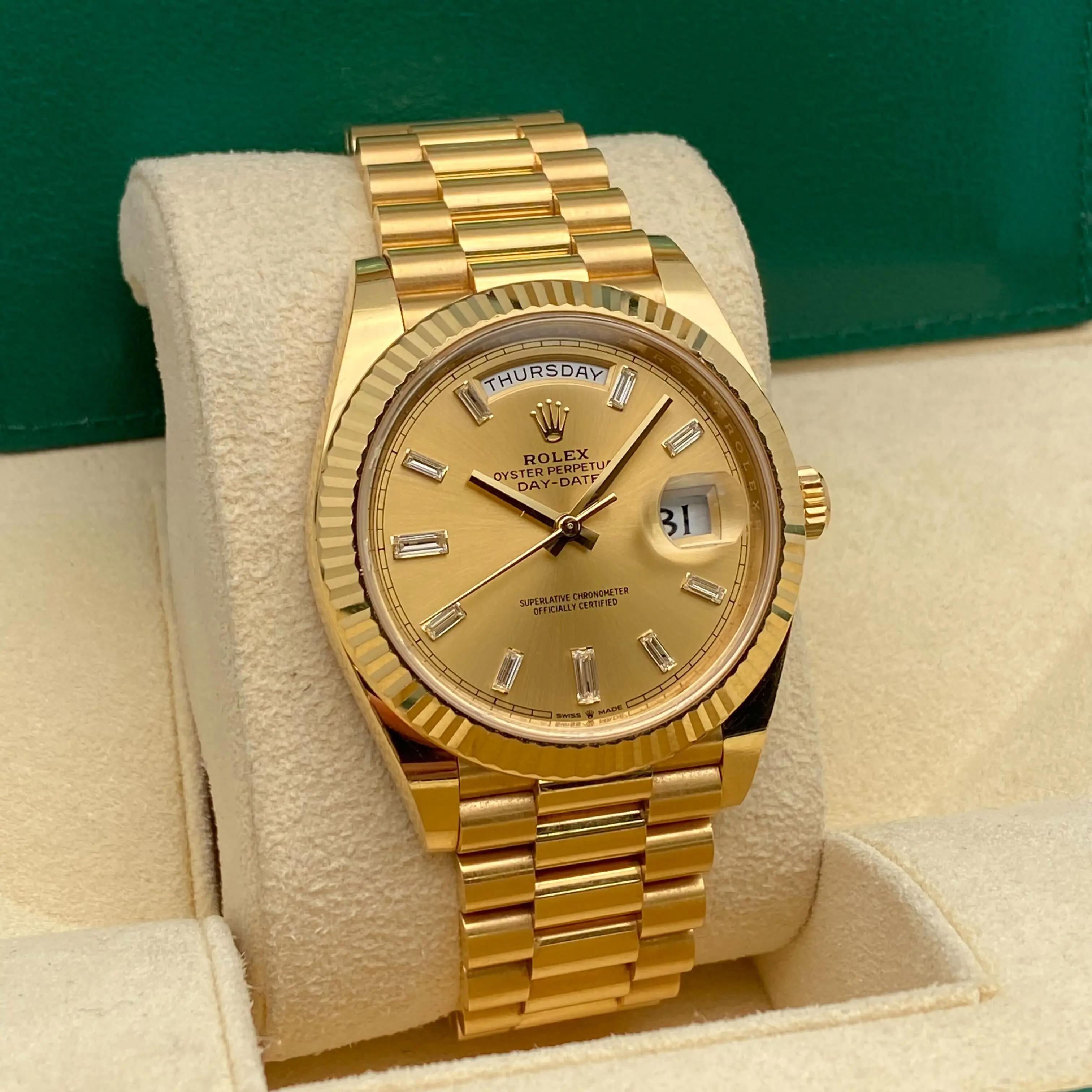 Uomo Rolex Day Date 40 228238 Oro giallo 18 carati Diamante Baguette Quadrante champagne in vendita