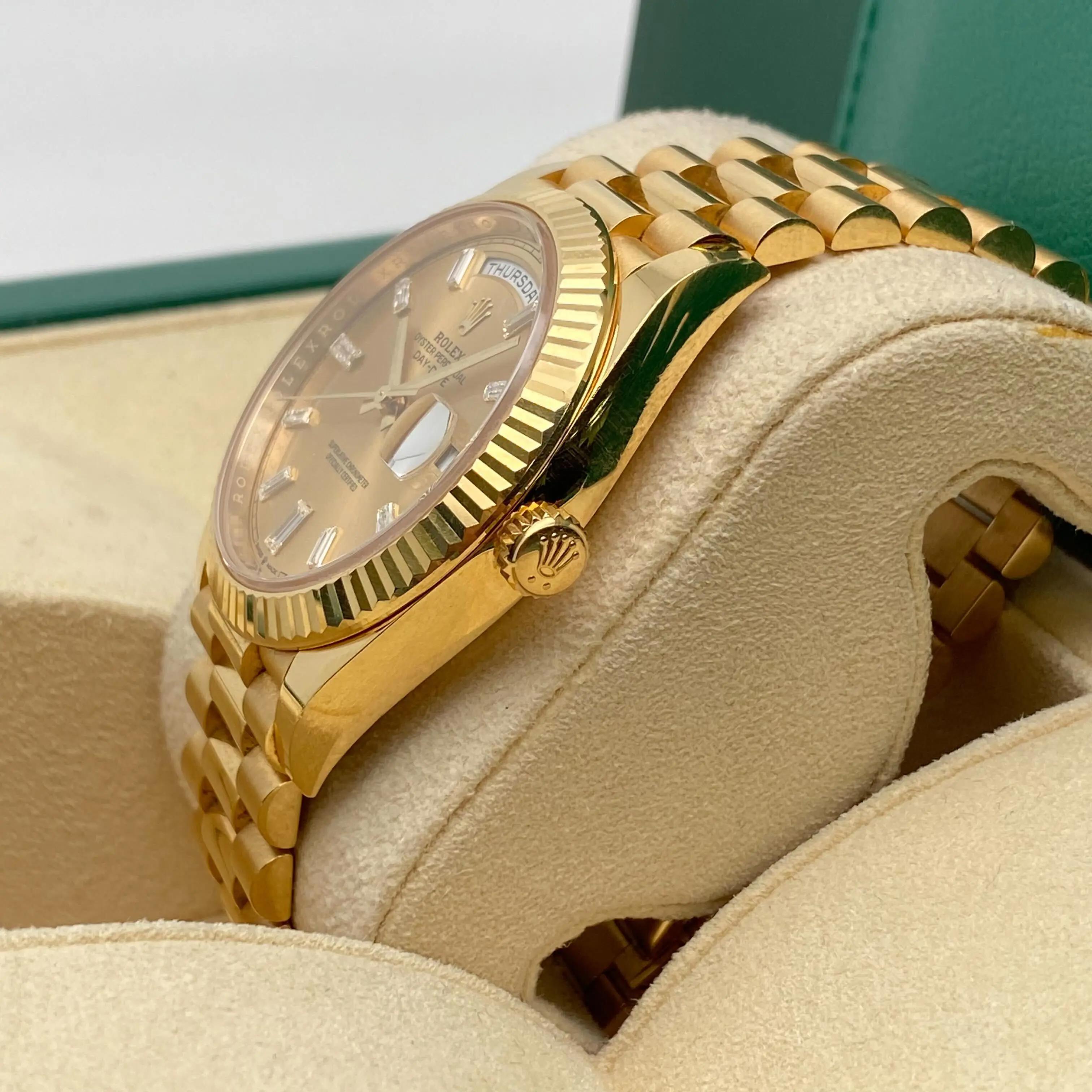 Rolex Day Date 40 228238 Oro giallo 18 carati Diamante Baguette Quadrante champagne in vendita 1