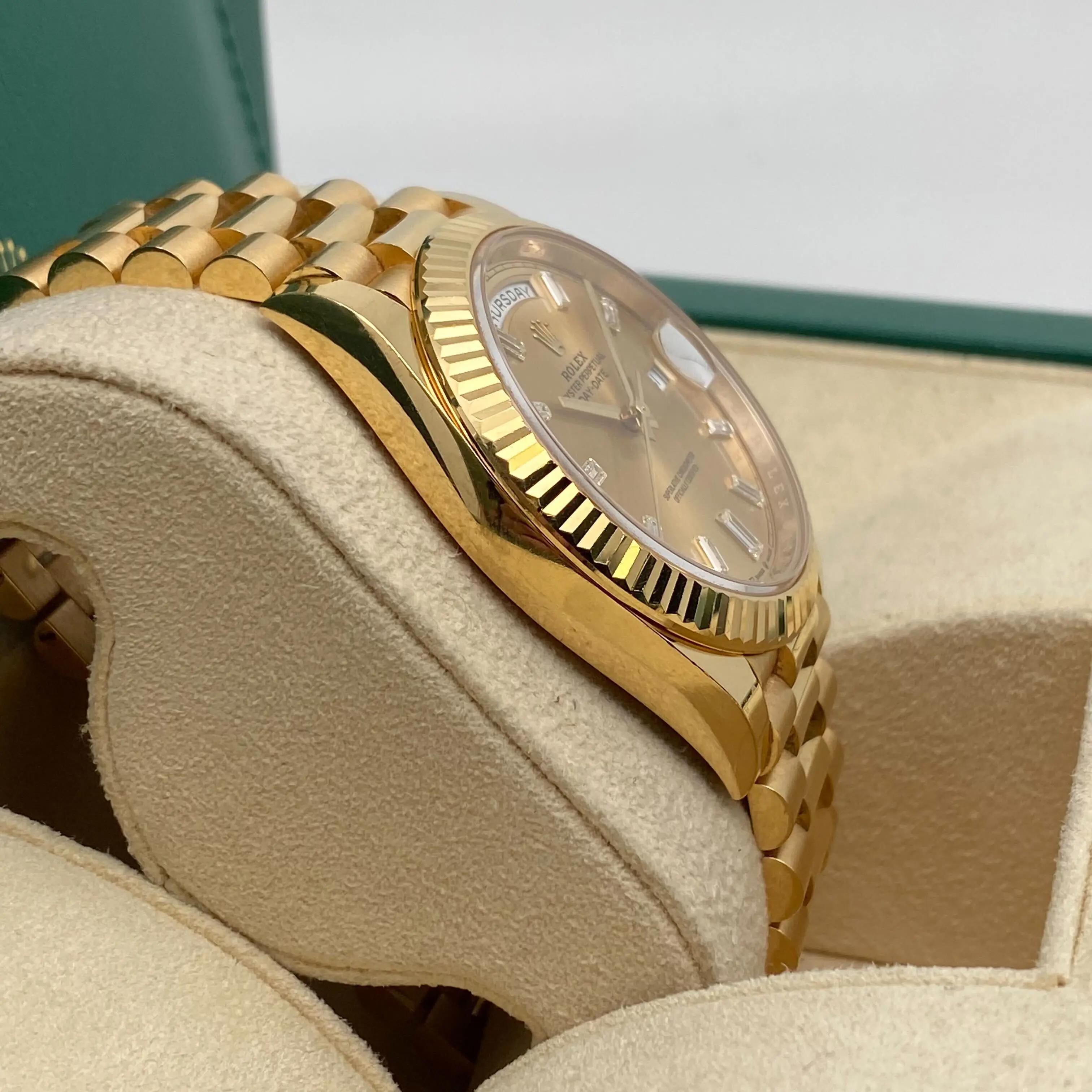 Rolex Day Date 40 228238 Oro giallo 18 carati Diamante Baguette Quadrante champagne in vendita 2