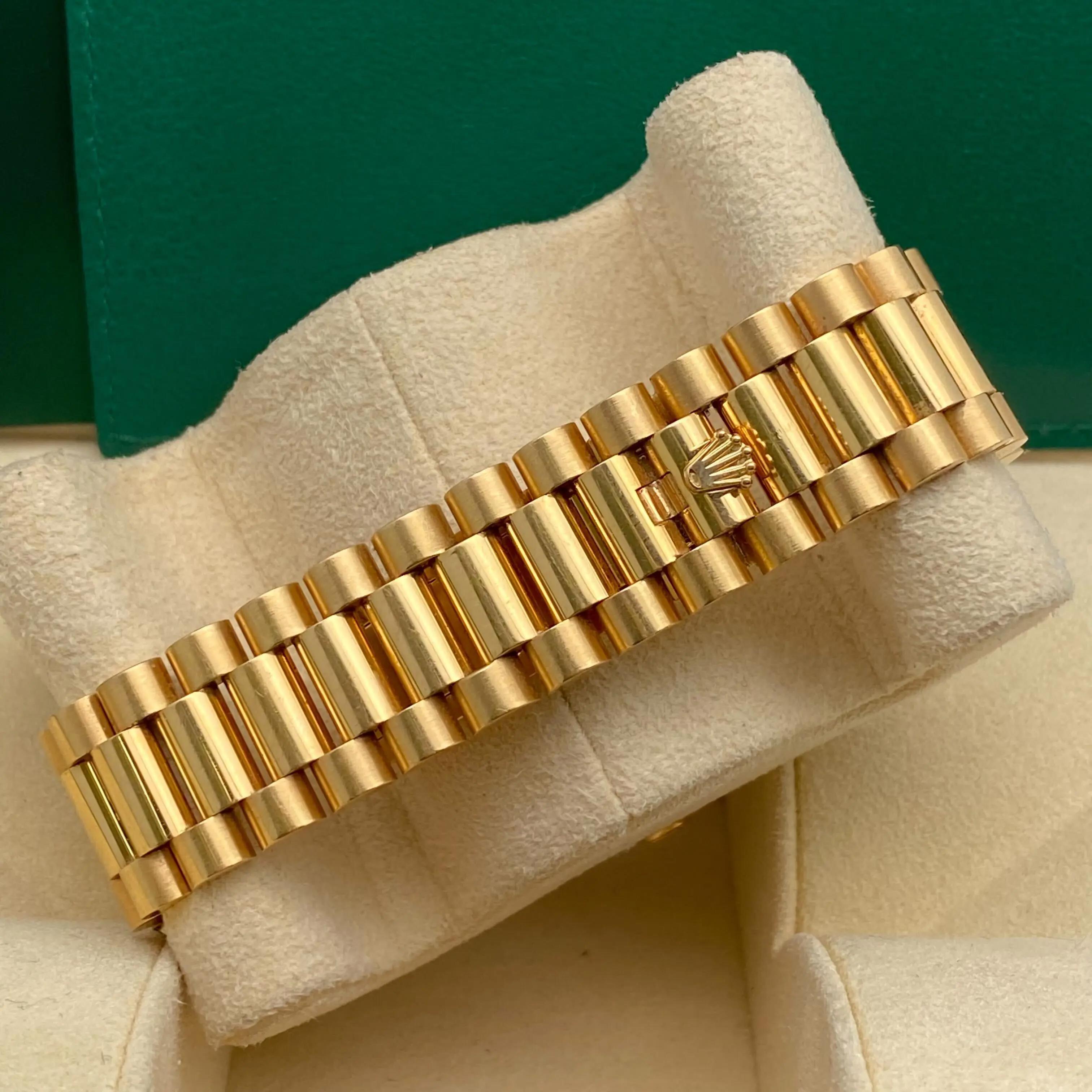 Rolex Day Date 40 228238 Oro giallo 18 carati Diamante Baguette Quadrante champagne in vendita 4