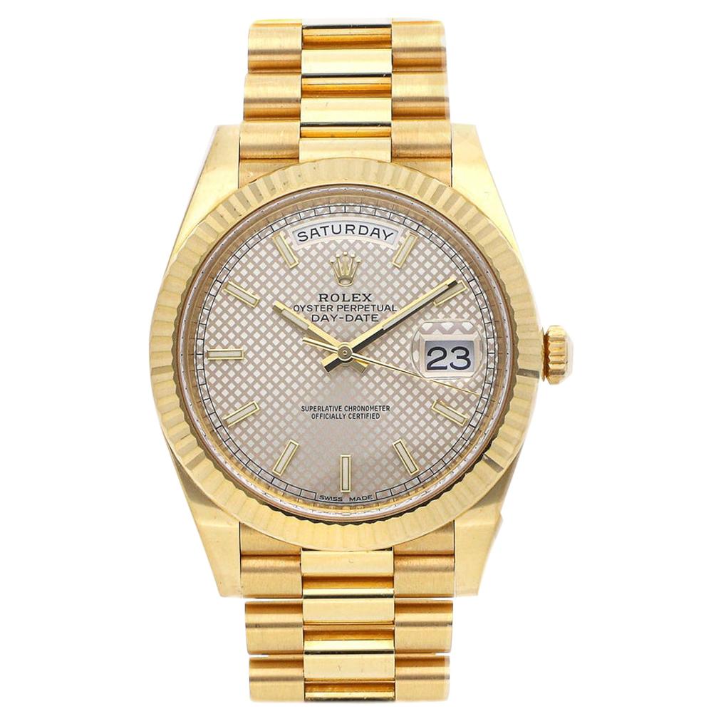 Rolex Day-Date 40 Diagonal Motif Dial Yellow Gold Automatic Men’s Watch 228238