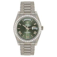 Rolex Day-Date 40 Olivfarbenes Zifferblatt Diamant-Lünette 228349RBR