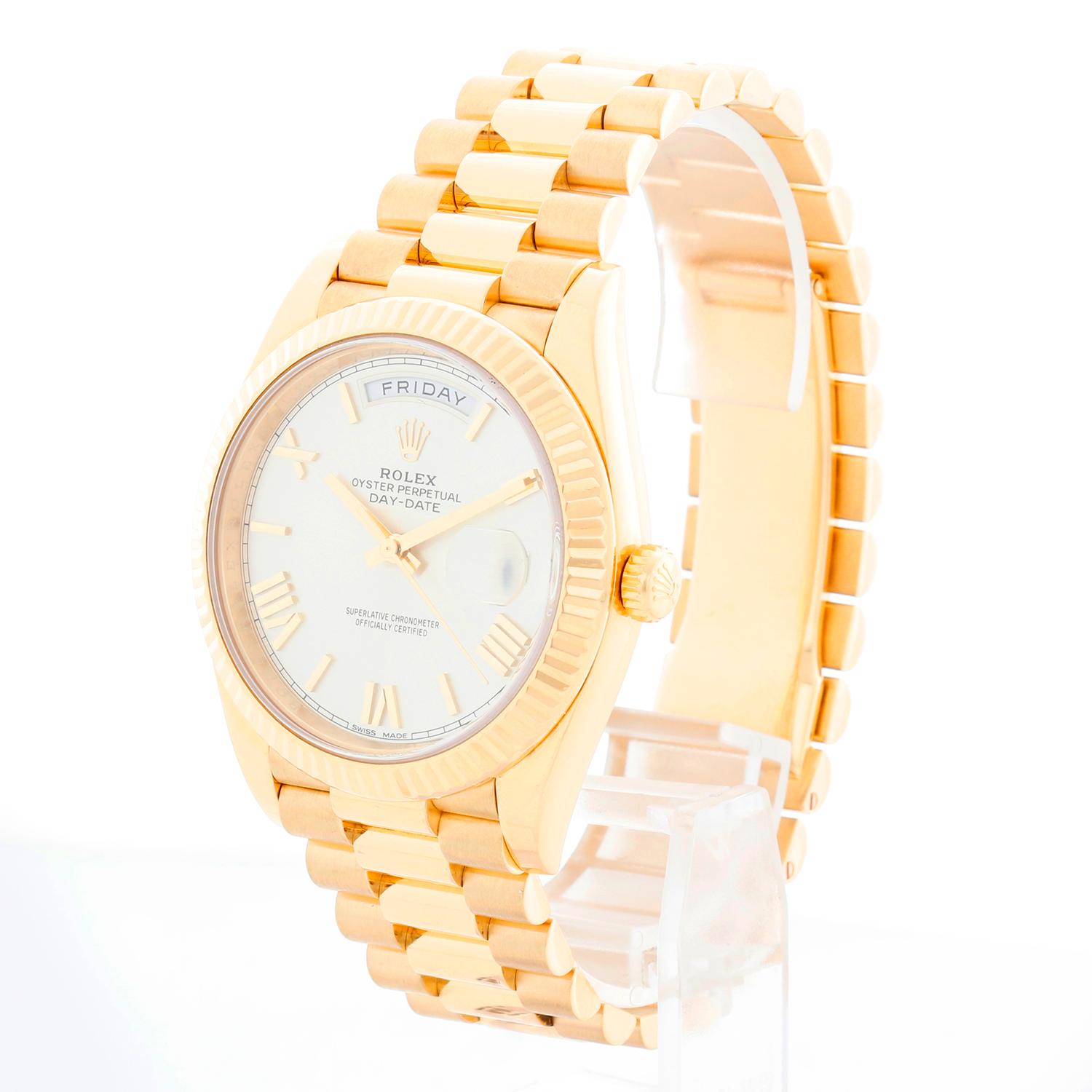 Reloj Rolex Day-Date 40 President de oro amarillo de 18 quilates para caballero de 40 mm 228238 - De cuerda automática, calibre 3255, cristal de zafiro, con día y fecha. Día-Fecha II. Oro amarillo con bisel estriado (40 mm de diámetro). Esfera