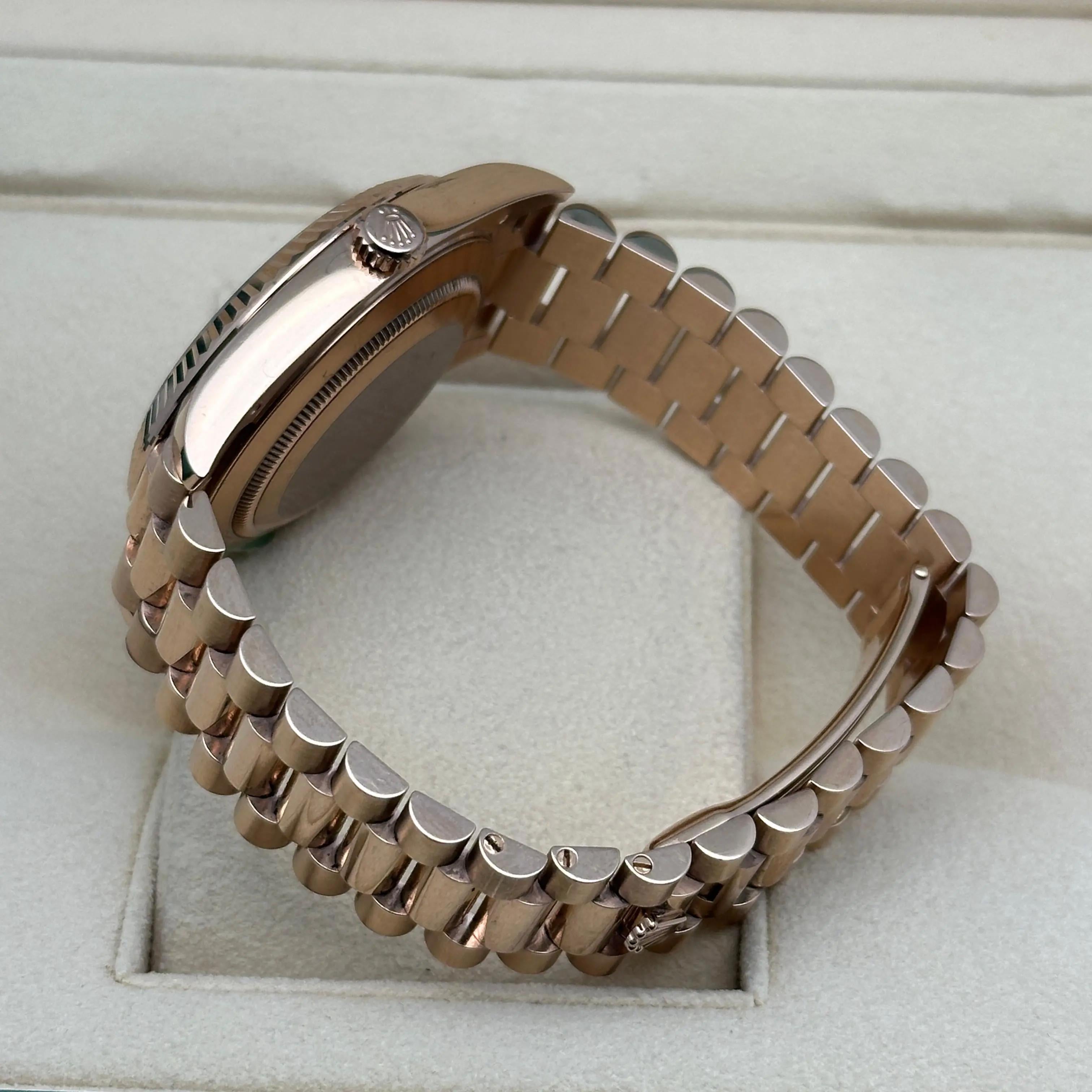 Rolex Day Date 40mm Oro rosa 18K Diamante Baguette Quadrante cioccolato Orologio 228235 in vendita 4