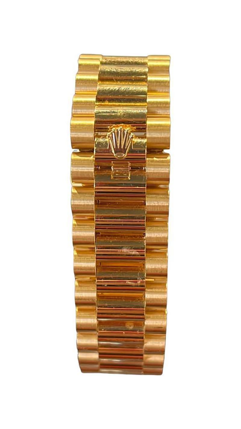 Rolex Day-Date in 18k Gelbgold Grünes römisches Zifferblatt REF 228238 für Damen oder Herren