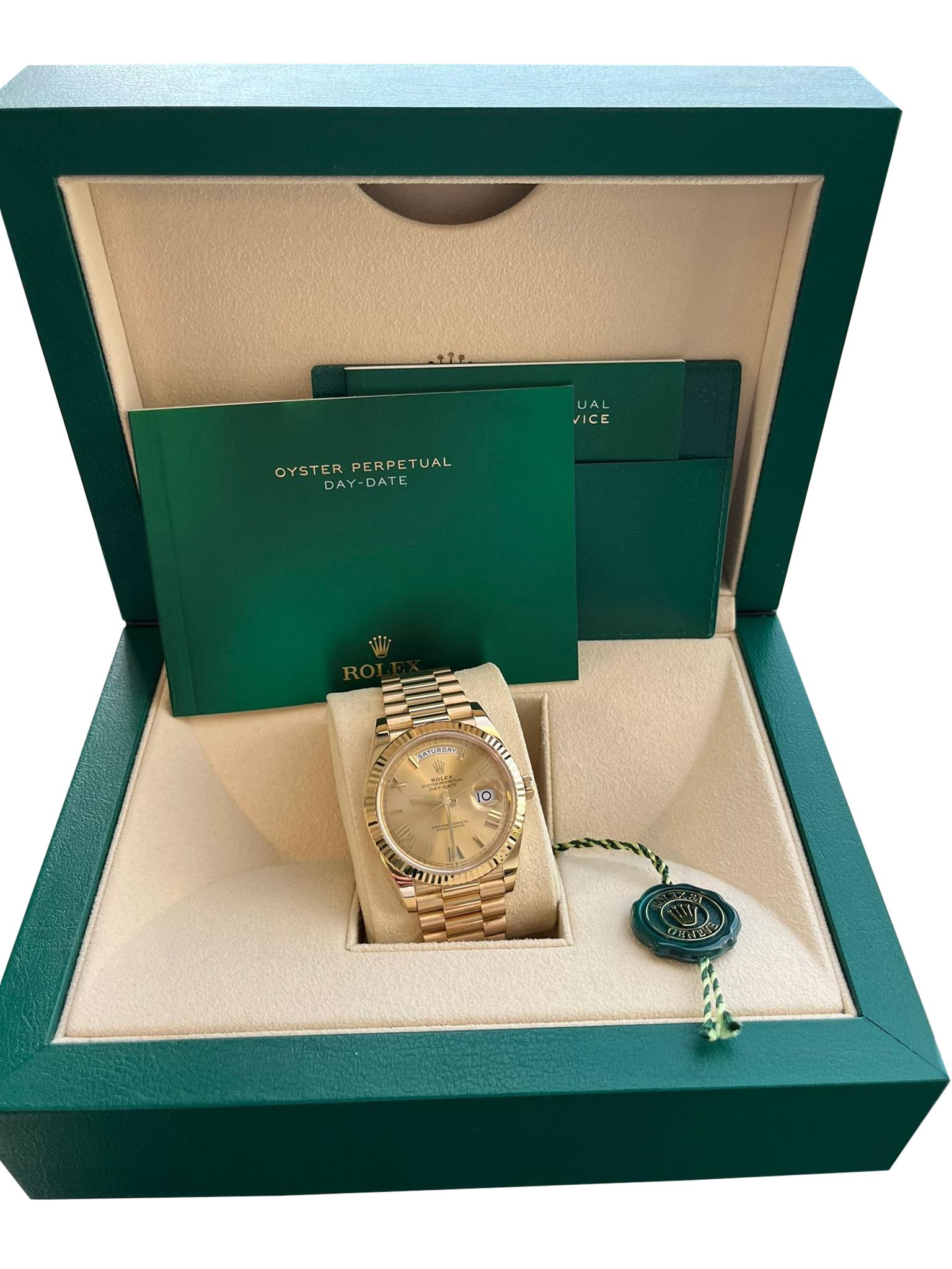 The Oyster Perpetual Day-Date 40 in 18 ct yellow gold with a champagne-color dial, fluted bezel, and a President bracelet. The Rolex fluted bezel is a mark of distinction. Originally, the fluting of the Oyster bezel had a functional purpose: it