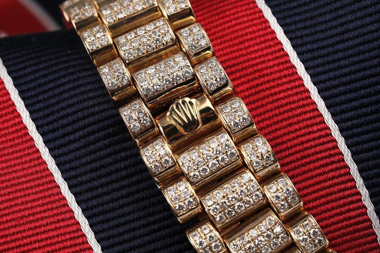 Rolex Day-Date Diamants véritables Cadran romain noir Bracelet présidentiel 18038 en vente 2