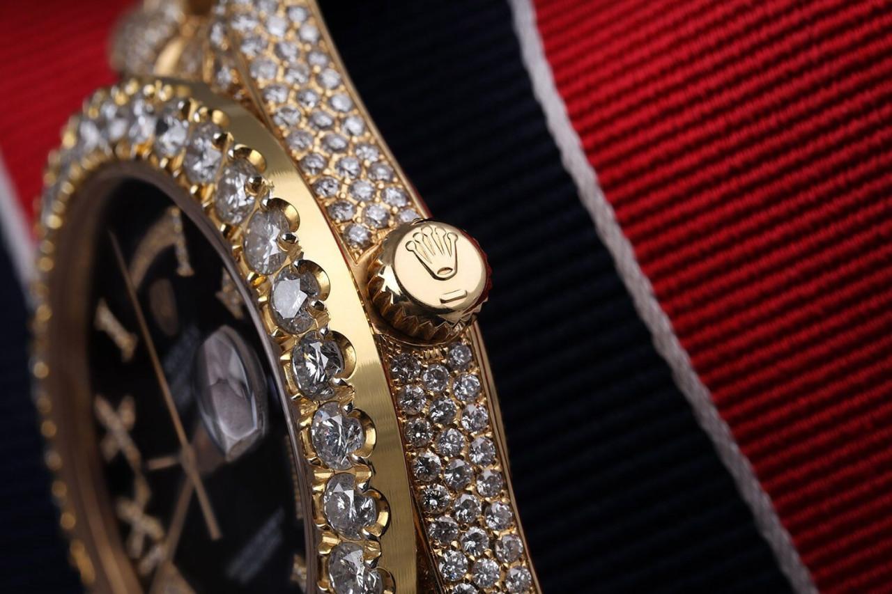 Rolex Day-Date 18038 Diamants véritables Cadran romain noir Bracelet présidentiel