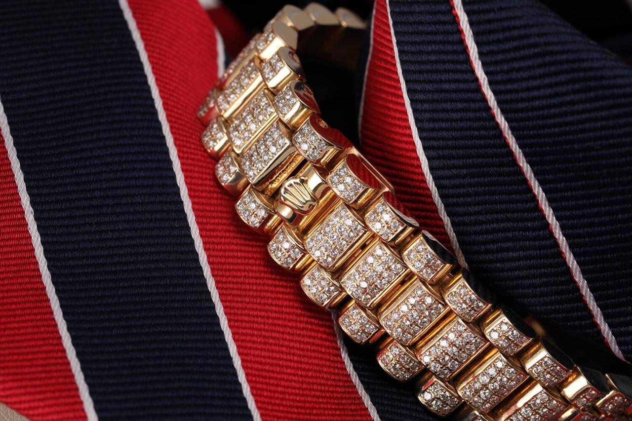 Rolex Day-Date Diamants véritables Cadran romain noir Bracelet présidentiel 18038 en vente 1