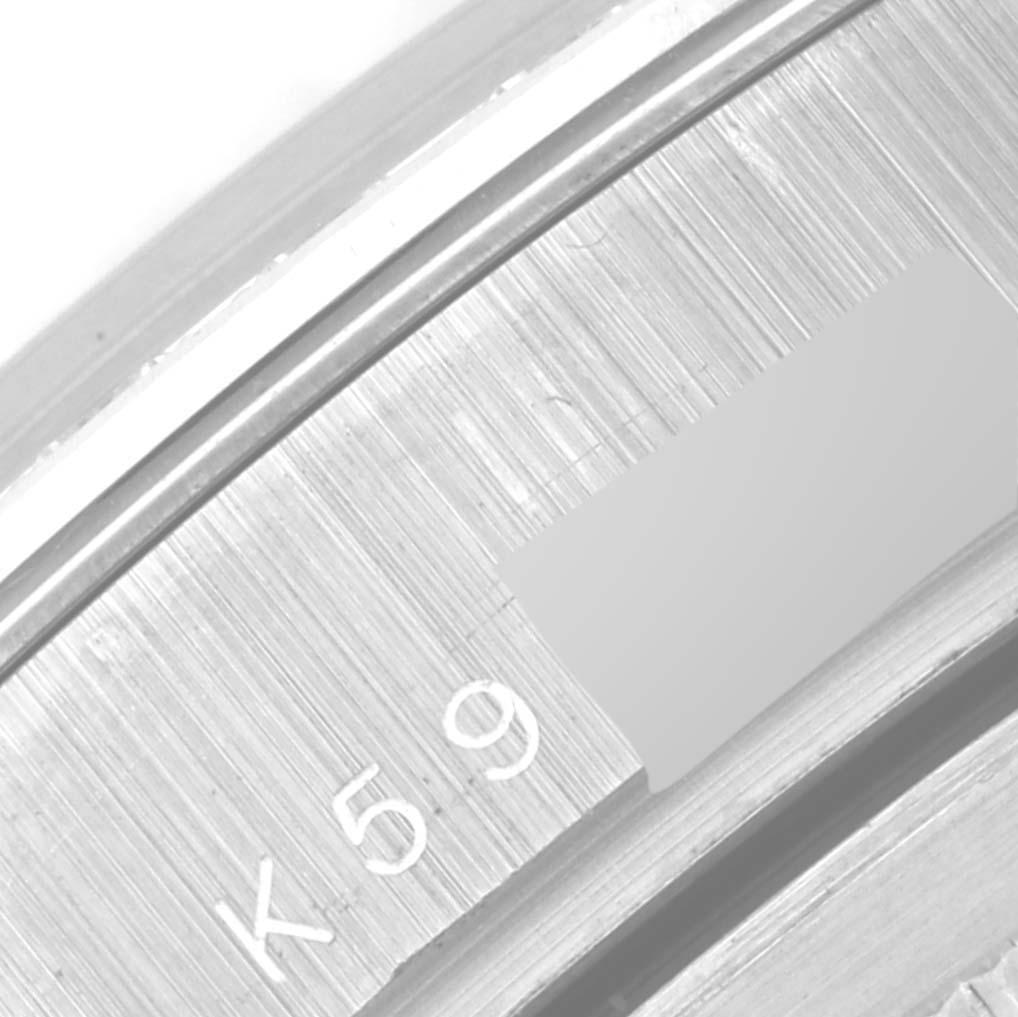 Rolex Day-Date Masterpiece Platin Perlmutt Diamant Herrenuhr 18946. Offiziell zertifiziertes Chronometerwerk mit automatischem Aufzug. Platin-Oyster-Gehäuse mit einem Durchmesser von 39.0 mm. Rolex Logo auf der Krone. Original Rolex Fabrik Diamant