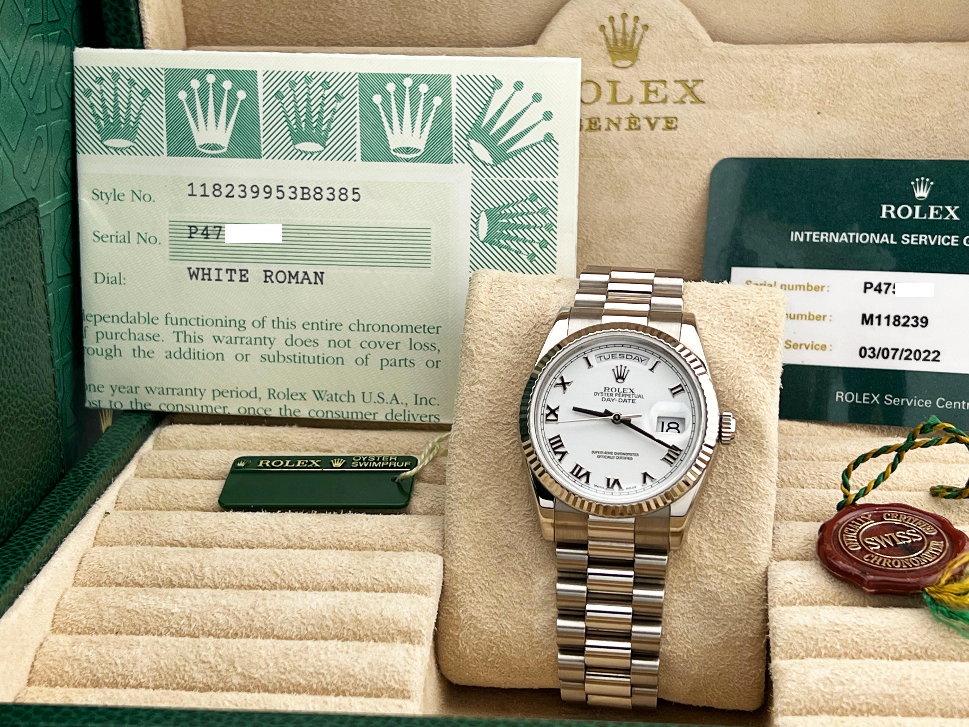 Número de estilo: 118239



De serie: P47****



Año: 2001

 

Model No: Rolex Day-Date Presidente 

 

Material de la caja: Oro blanco de 18 quilates

 

Banda: Oro blanco de 18 quilates

   

Bisel: Oro blanco de 18 quilates

   

Esfera: Esfera